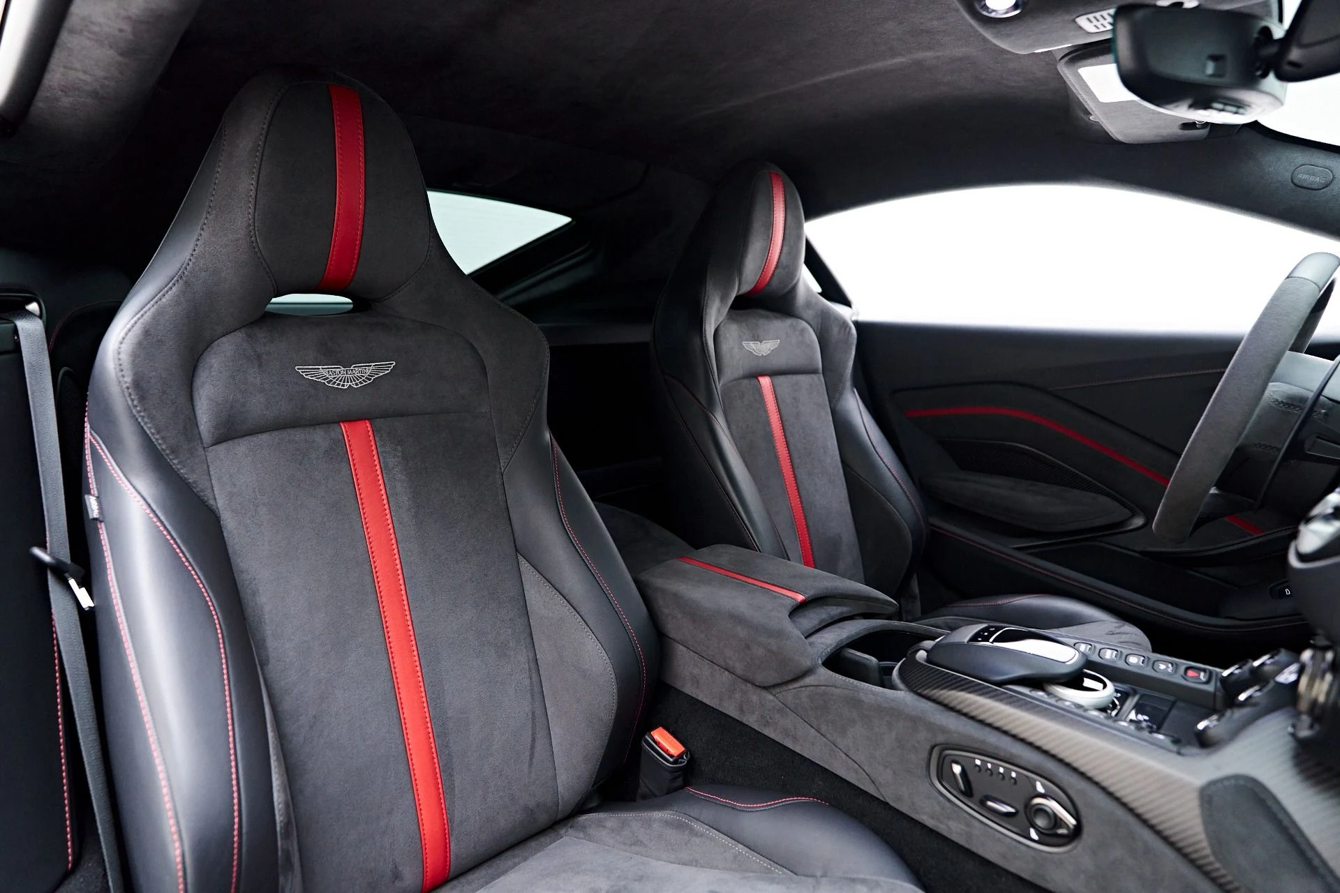 mph043_2066170087_Used_2022_Aston_Martin_Vantage_F1_Edition_1756259692_094d56c7c5