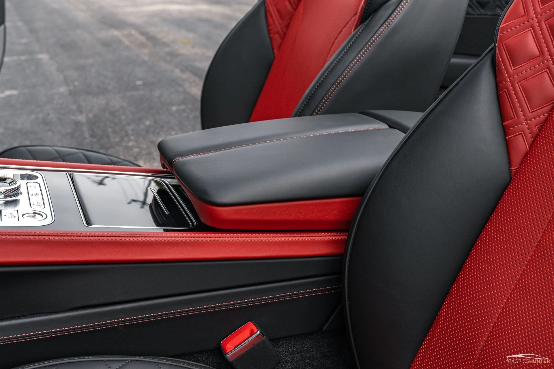 mph043_2070670198_Used_2020_Bentley_Continental_GTC_280_K_MSRP_Mulliner_Blackline_Rotating_Display_1766938877_f1697e7c3c