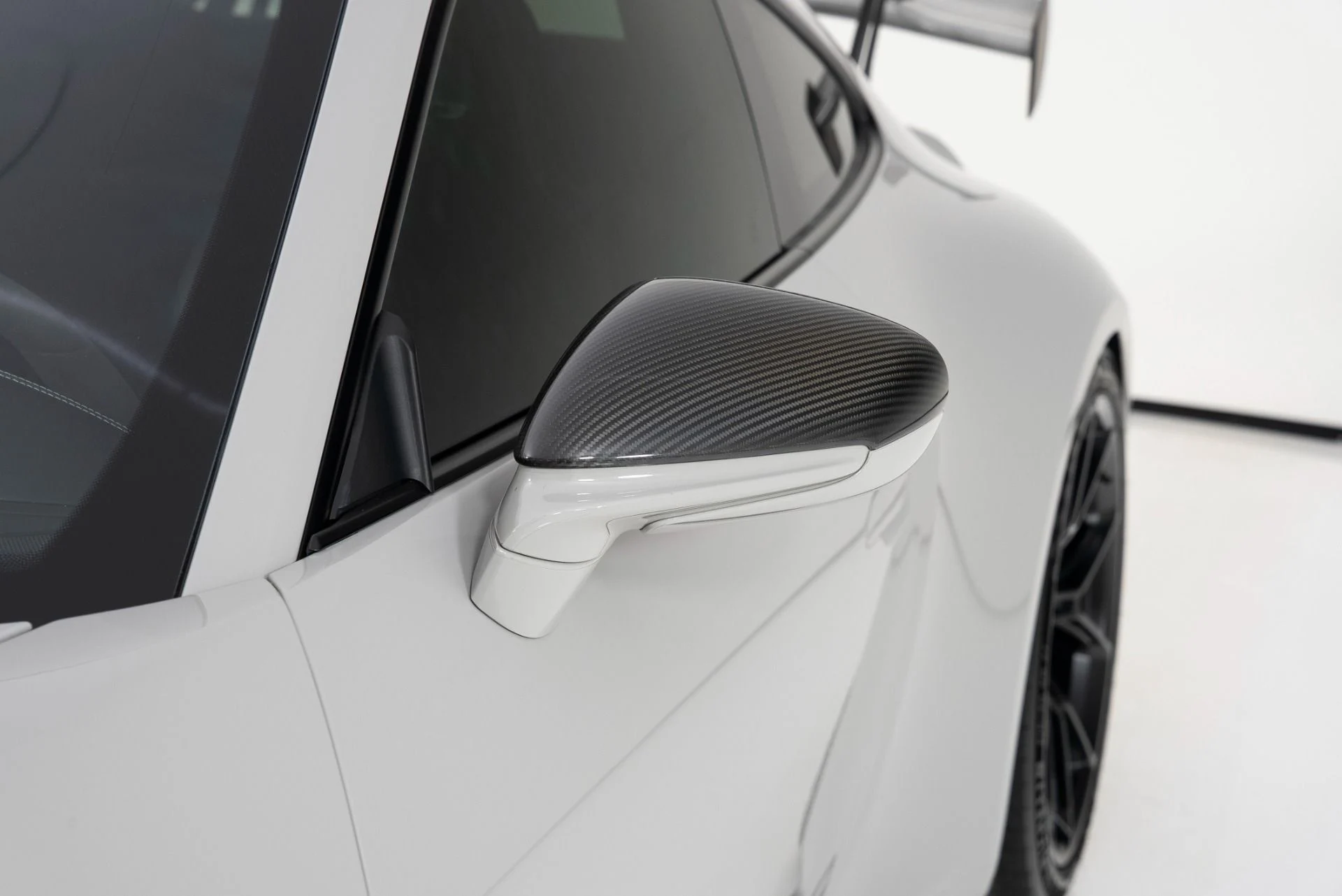 mph043_2086573140_Used_2022_Porsche_911_GT_3_1772126171_927822a63b