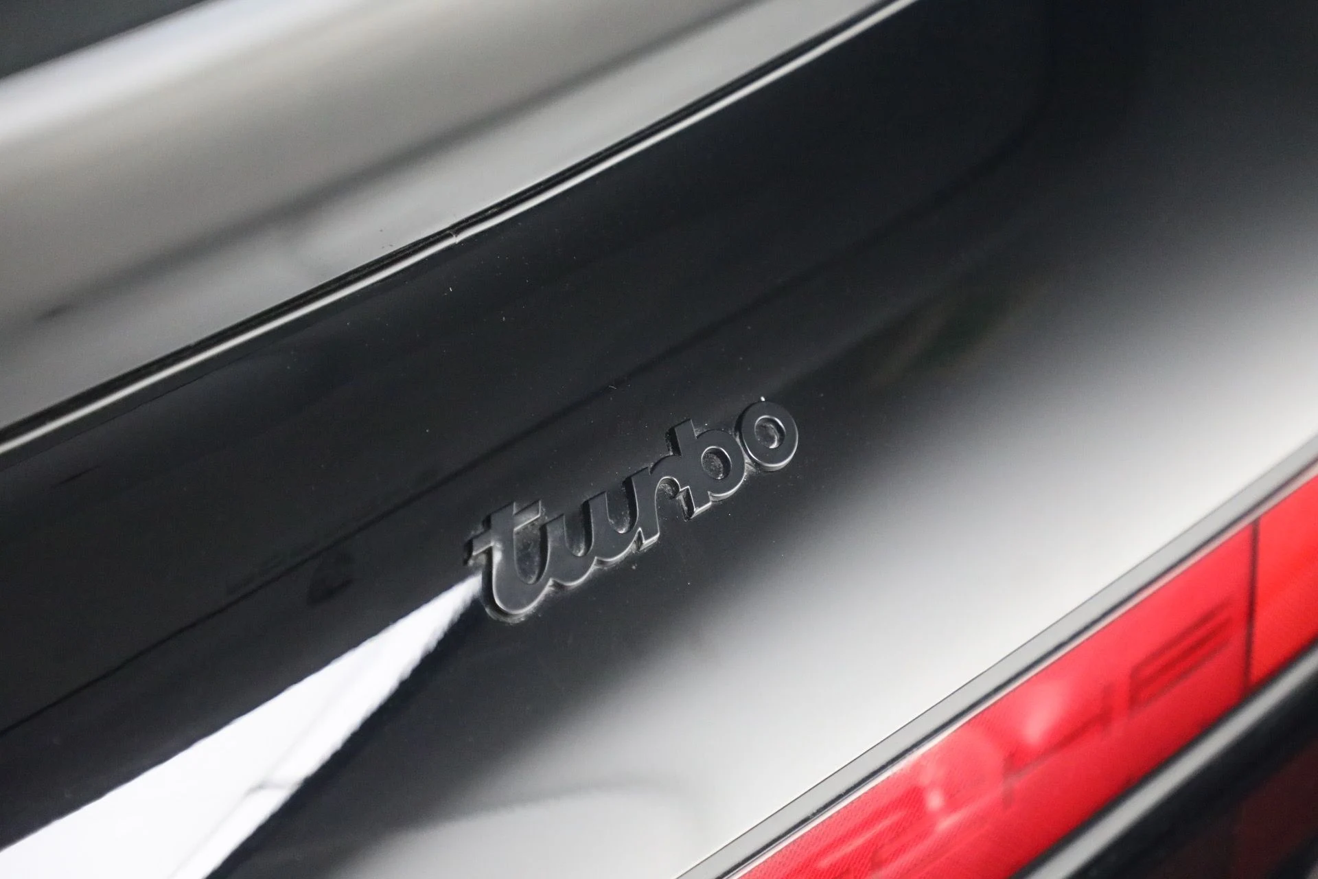 mph043_20952707_Used_1989_Porsche_911_Carrera_Turbo_f06104da8b