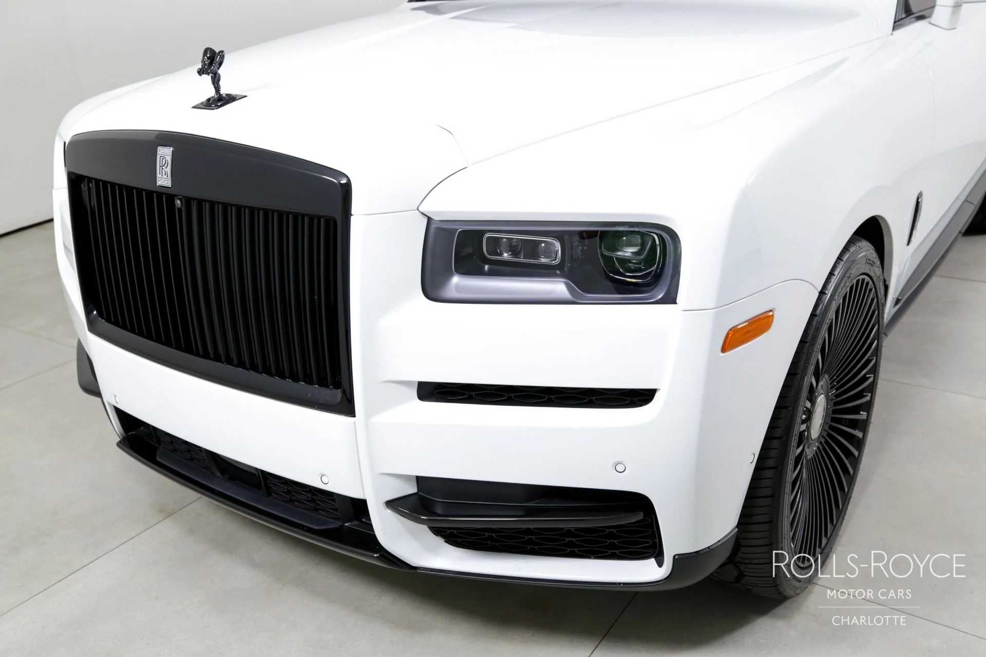 mph043_2102359777_Used_2023_Rolls_Royce_Cullinan_1744926218_719908b82f