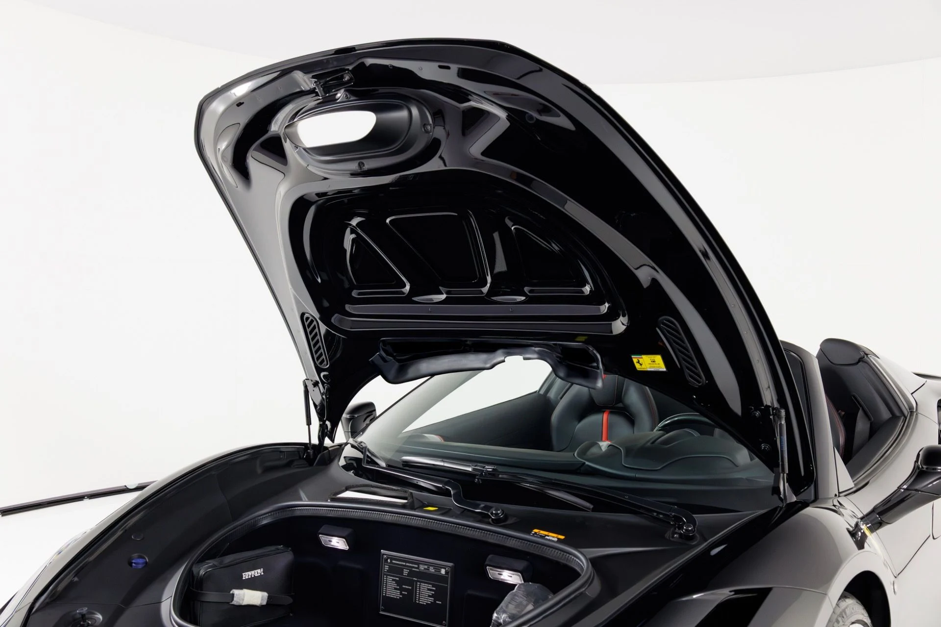 mph043_213830534_Used_2022_Ferrari_F8_Spider_1769204212_5e0f4fa144