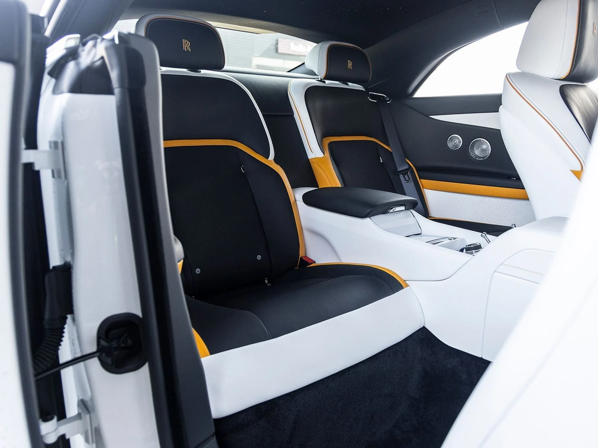 mph043_2138419196_44_5b46b1a8e9