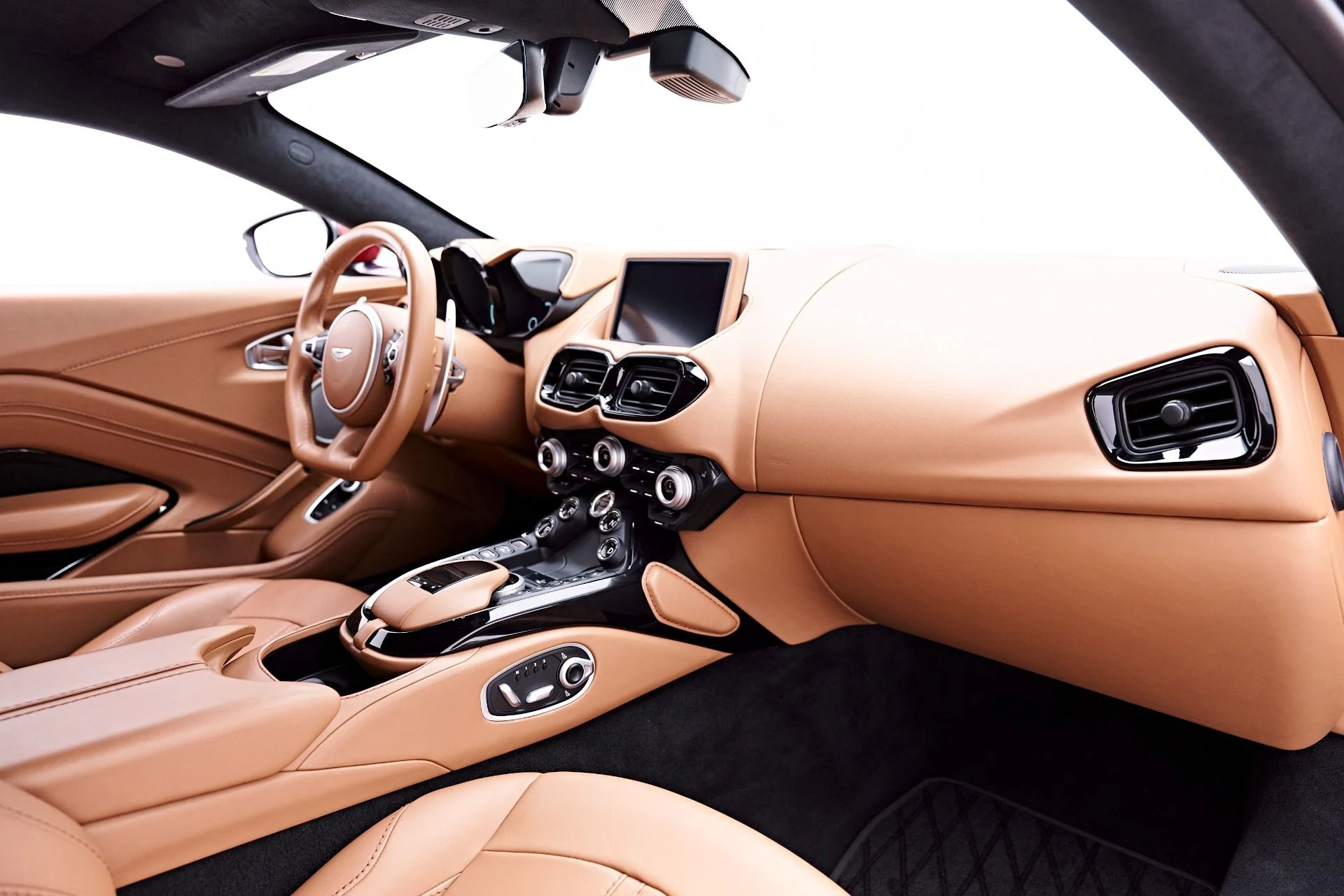 mph043_2149601845_Used_2020_Aston_Martin_Vantage_Base_1777504318_b0da08db48