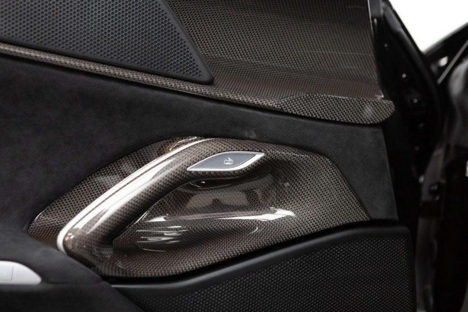 mph043_2153247676_Used_2025_Ferrari_Purosangue_1777382825_c8a1694e0d