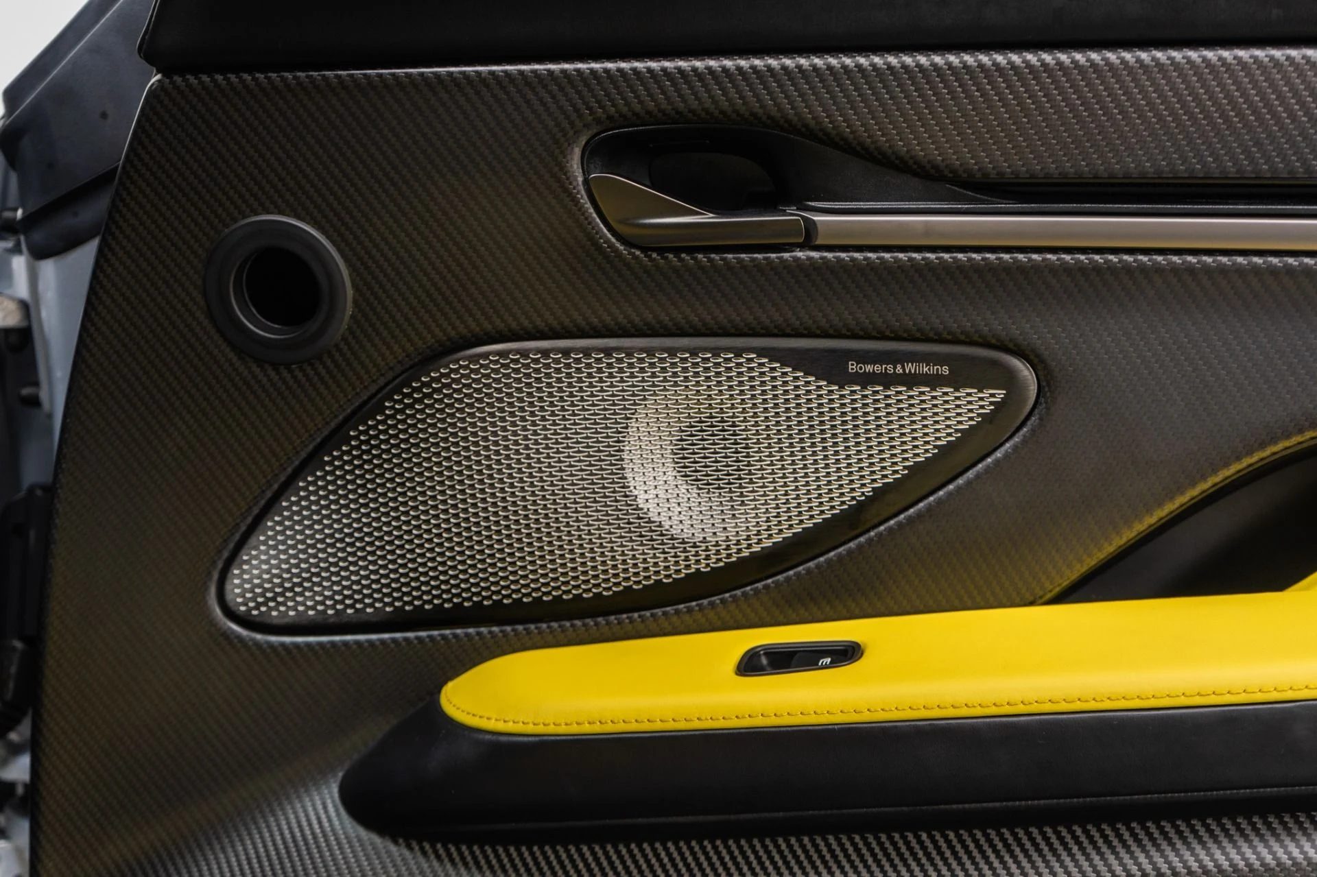 mph043_2162974104_Used_2025_Aston_Martin_Vanquish_Huge_542_K_MSRP_Low_Miles_Extensive_Carbon_Fiber_1786477789_46489c326f