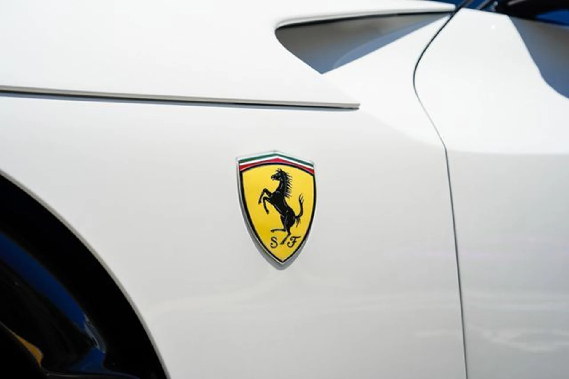 mph043_2165158555_23015679_44_403b9fb634