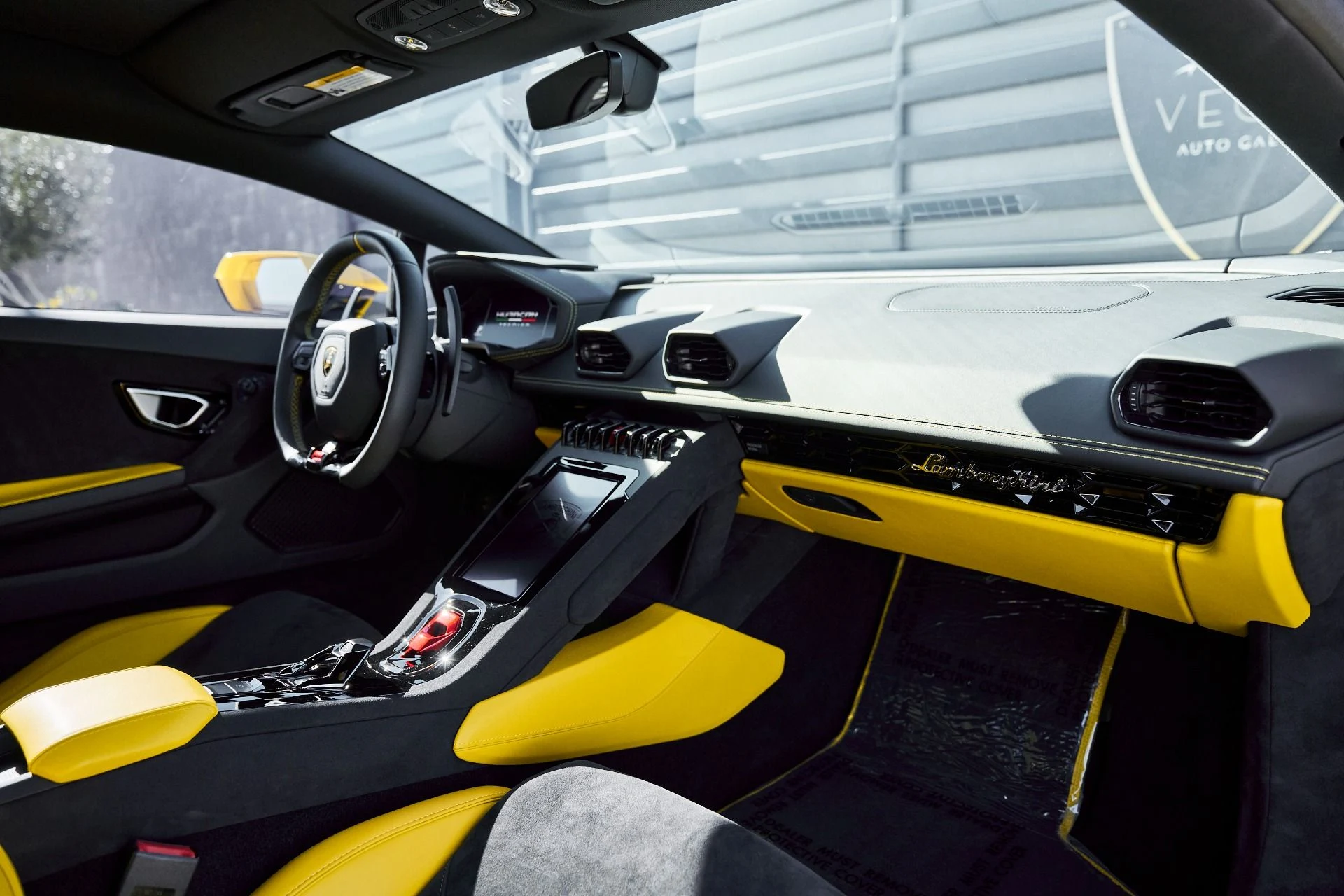 mph043_2175807284_Used_2023_Lamborghini_Huracan_Tecnica_1768616172_dcb092f346