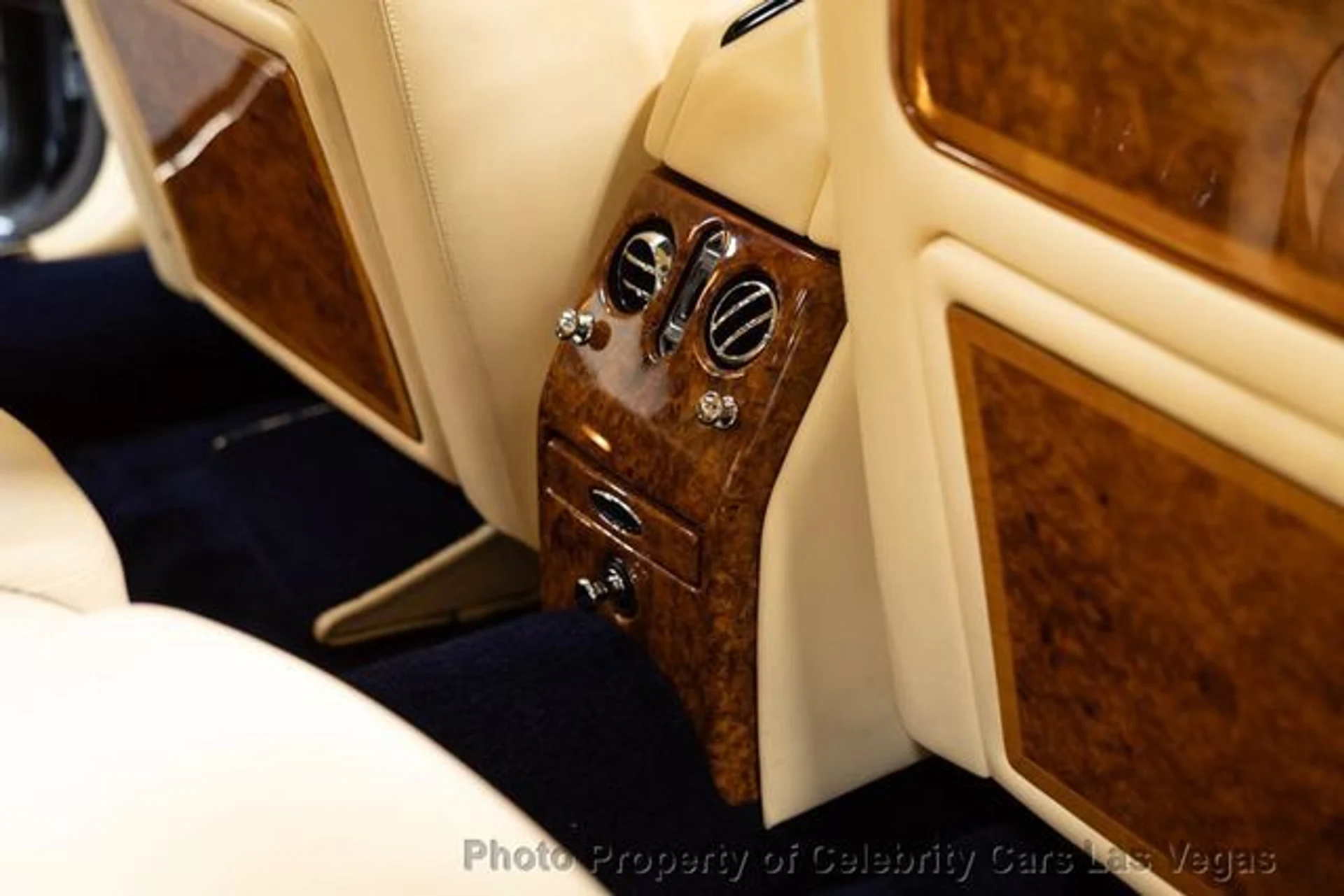 mph043_2176919713_used_2002_rolls_royce_silver_seraph_lastofline1of120forus170totalworldwide_9707_23079302_48_640_ba020d718b