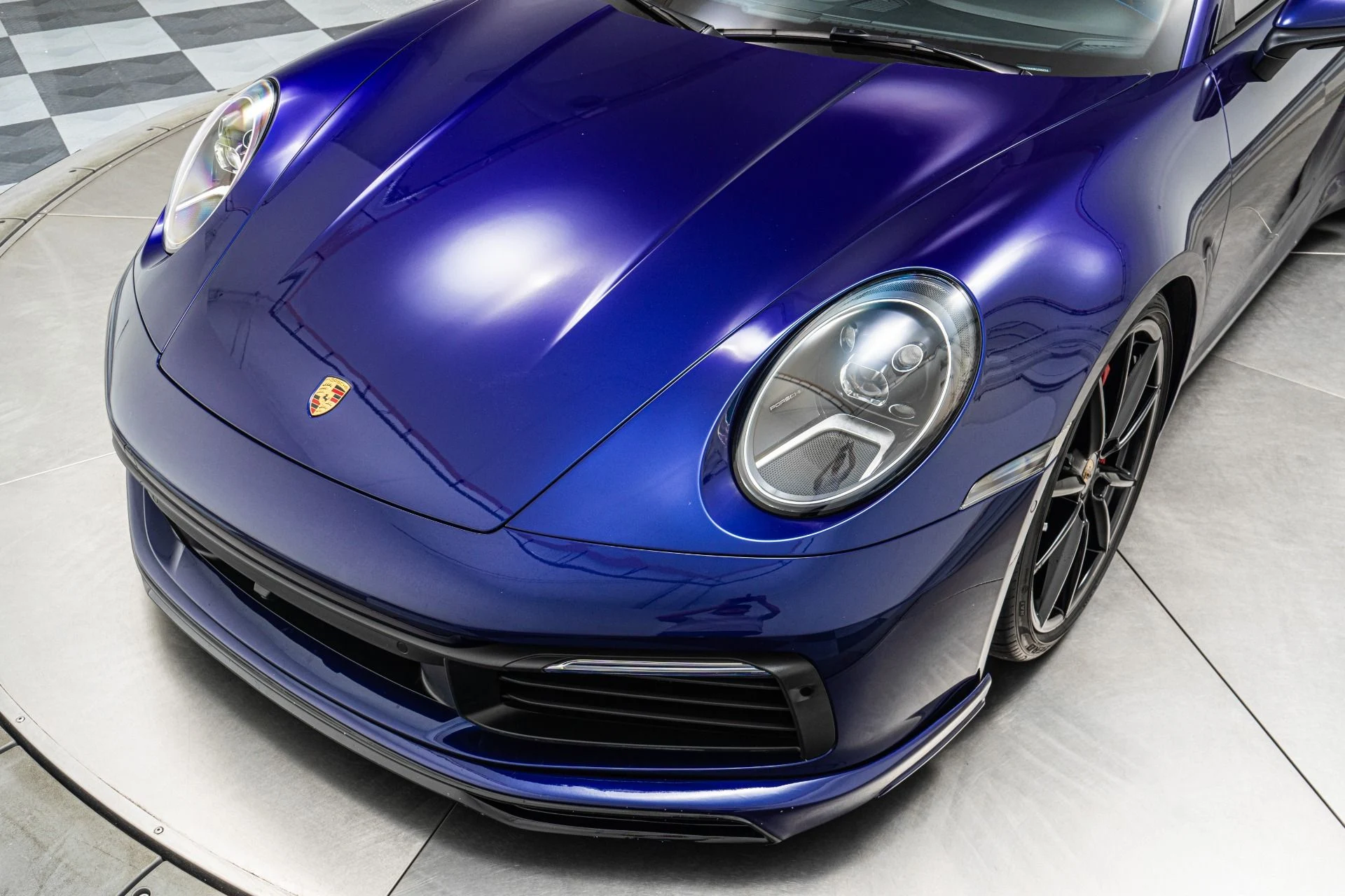 mph043_2186379501_Used_2022_Porsche_911_Carrera_Premium_Package_Plus_Two_Tone_Interior_1780607080_d52db2aa5a