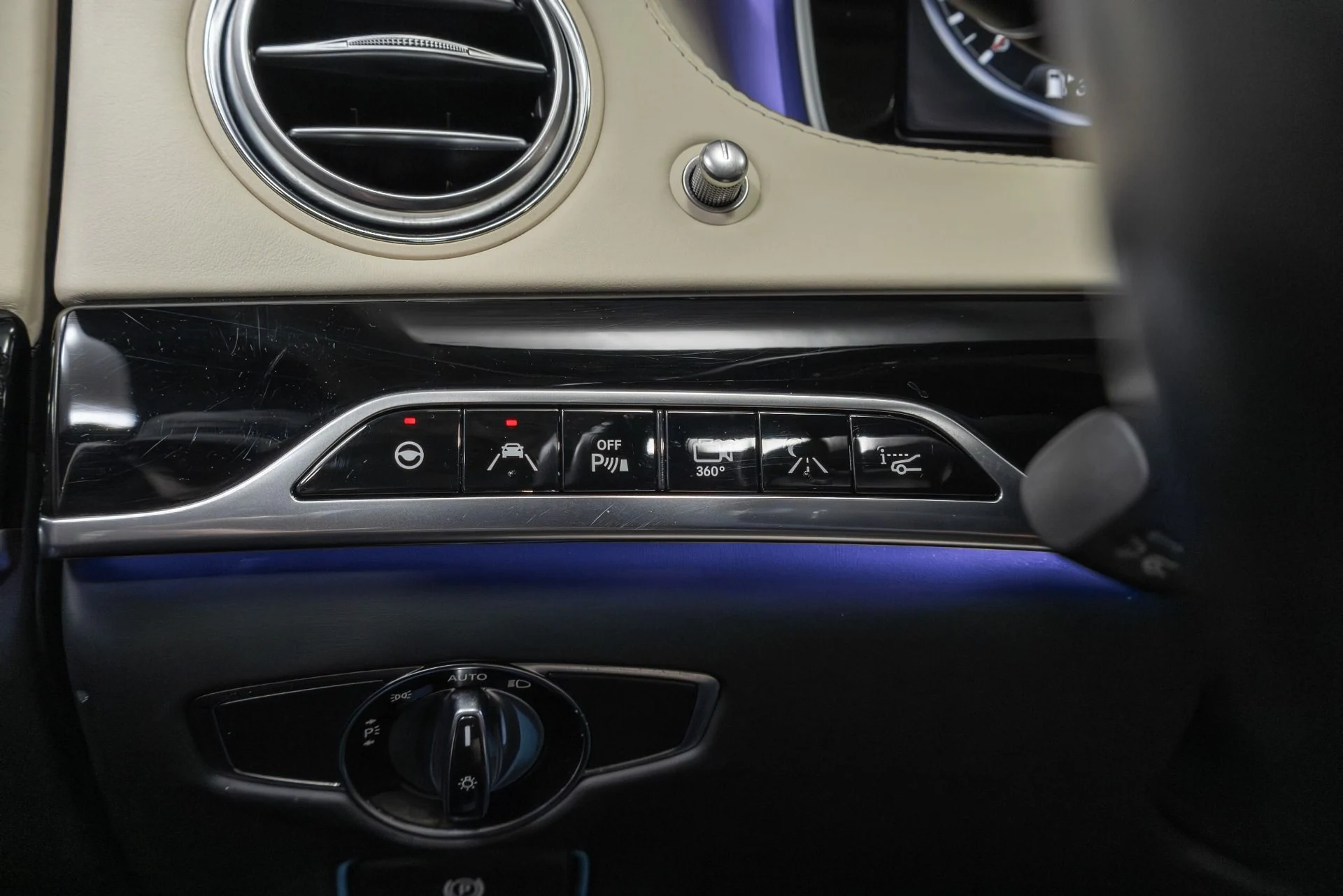 mph043_2200435286_Used_2016_Mercedes_Benz_S_Class_Maybach_S_600_1763586066_6dbfcb6371