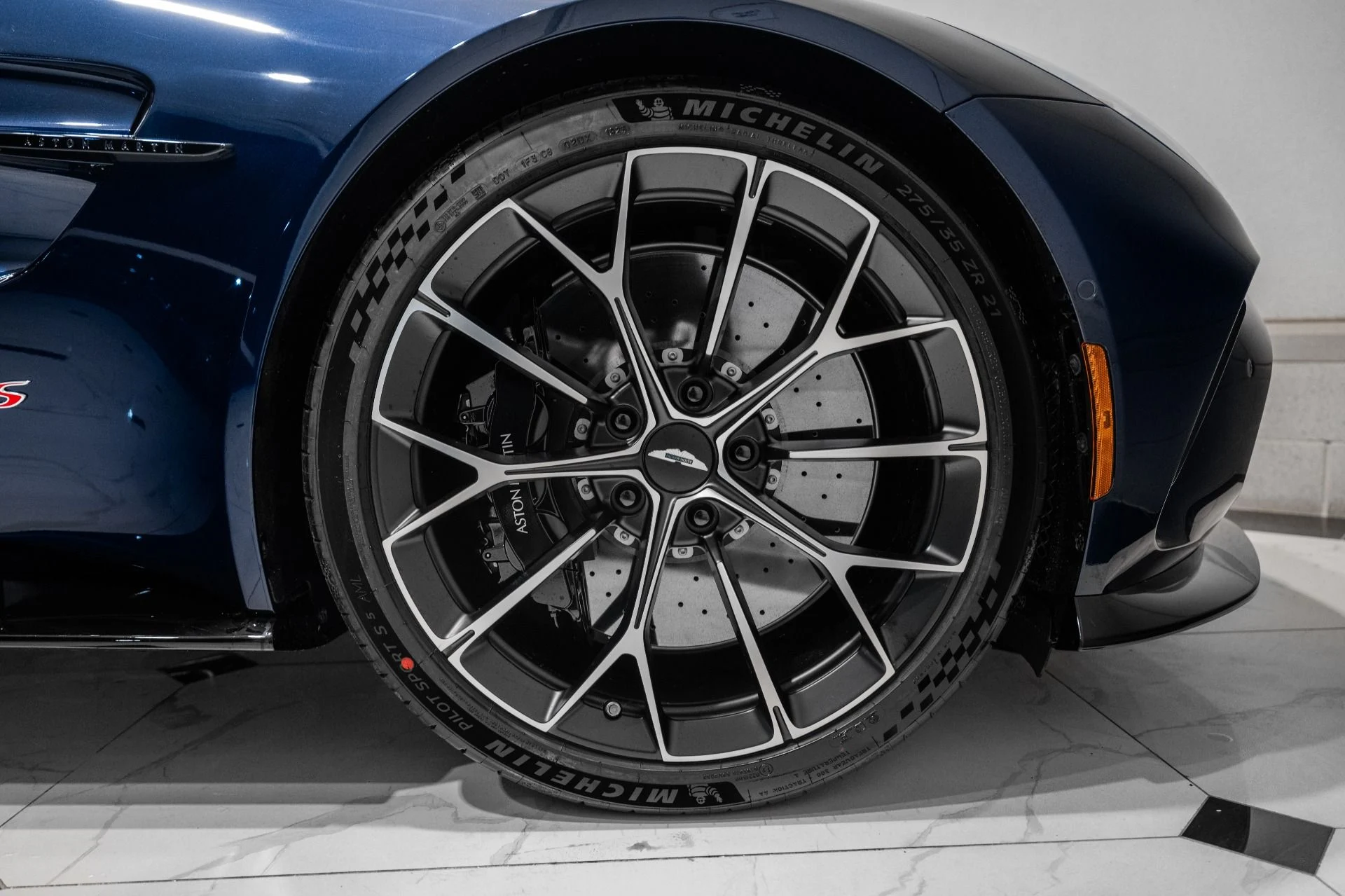 mph043_2204380710_New_2026_Aston_Martin_Vantage_S_Coupe_1767379959_e8613d5881