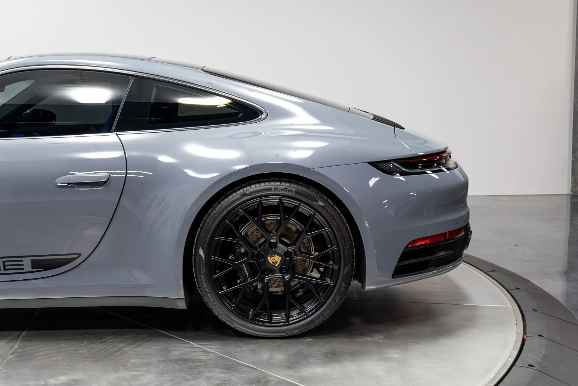 mph043_2225254678_Used_2024_Porsche_911_1774039904_f832da1c3a