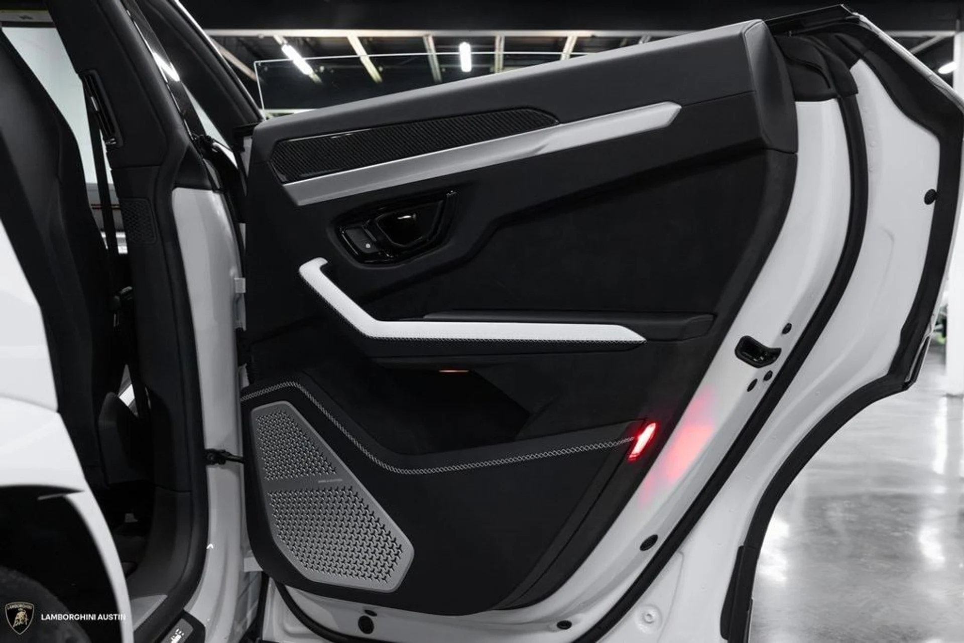 mph043_2231276570_5c1d26e06d8e5c42f2a849b8f665b8e7x_3013ad6d33