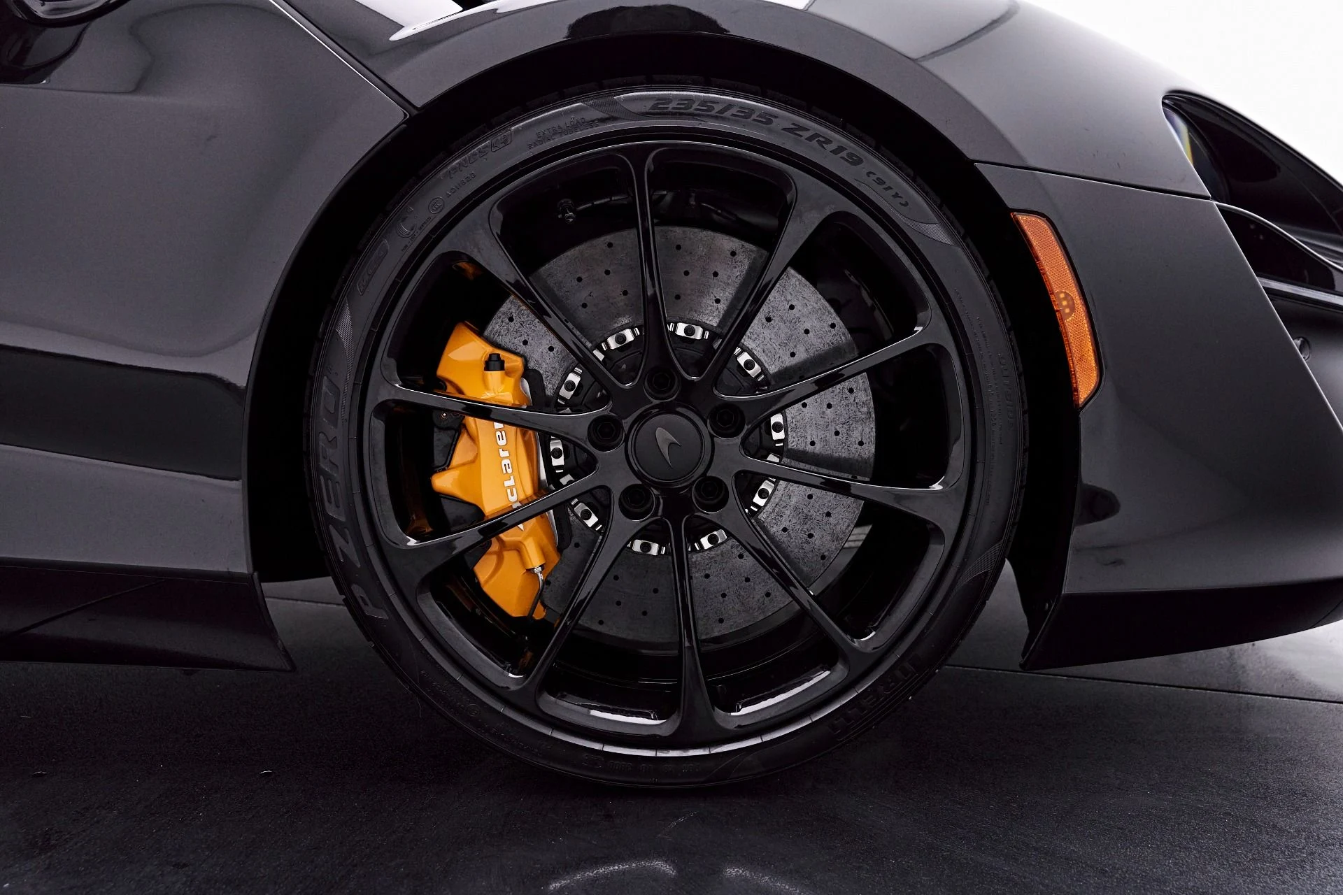 mph043_2259274257_Used_2026_Mc_Laren_Artura_Vision_1777507499_61c4084c78