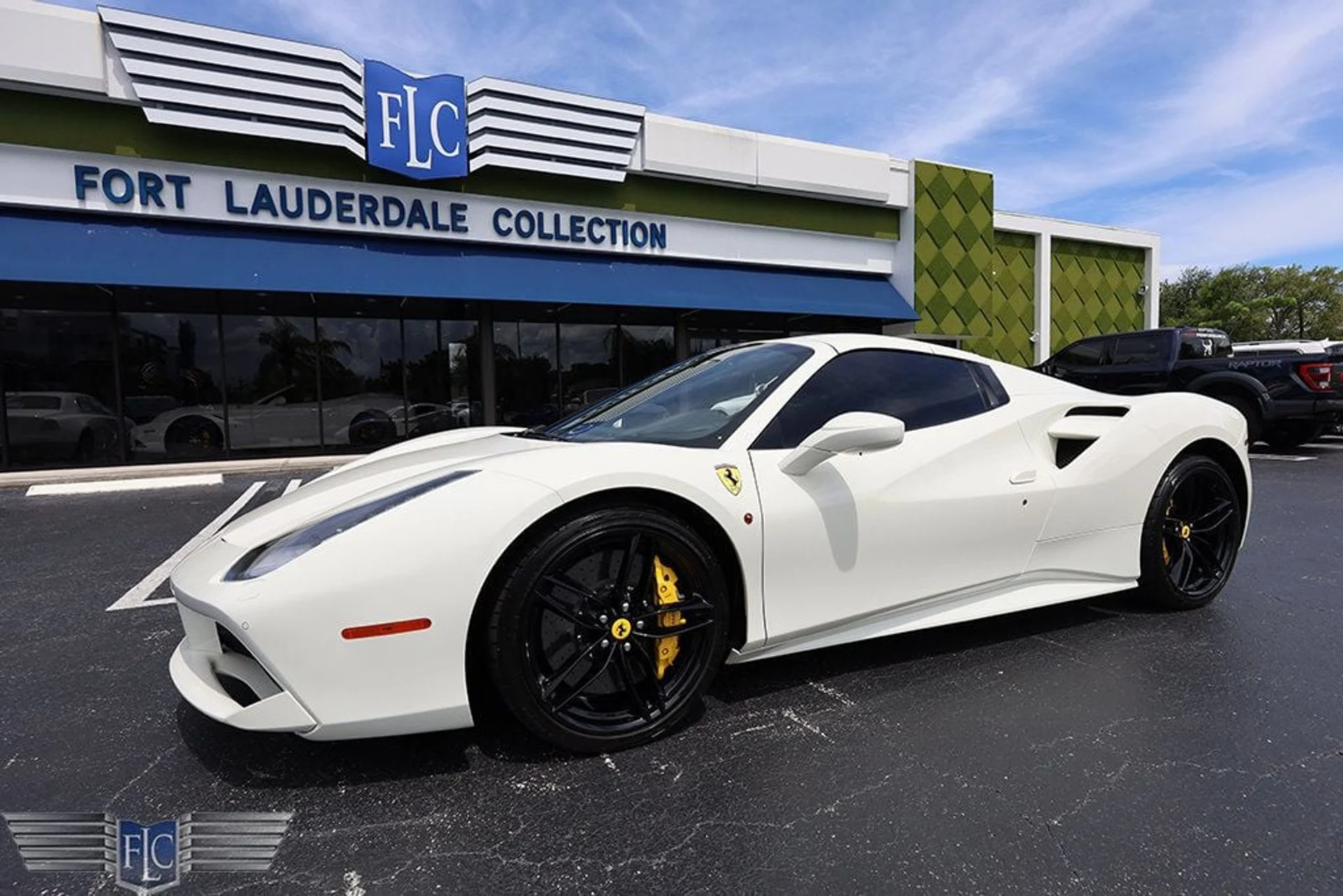 mph043_2259650900_used_2017_ferrari_488_spider_convertible_6305_22875072_44_1024_953d7e5906