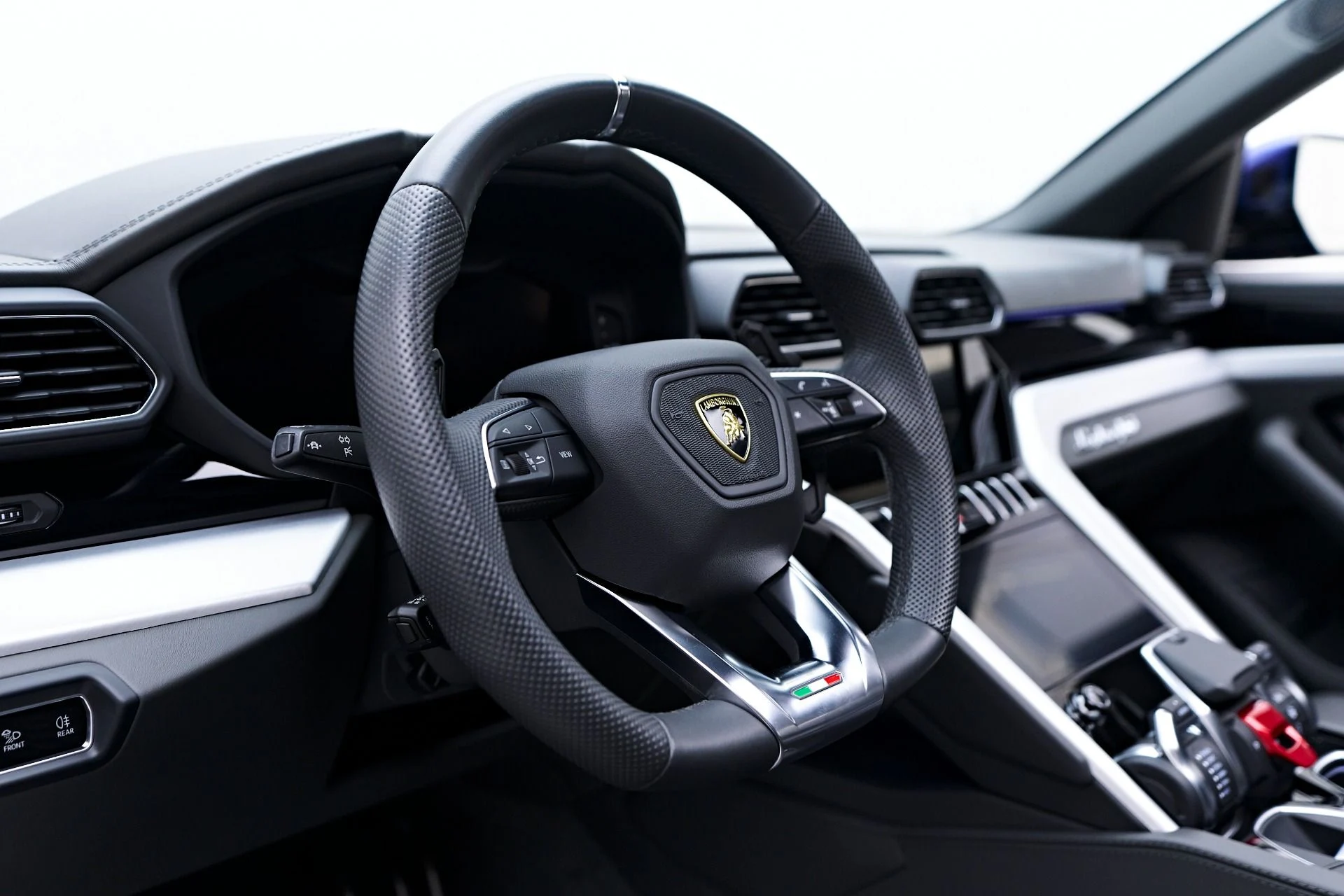 mph043_2262401398_Used_2020_Lamborghini_Urus_Base_1754965756_ad641b6dd8