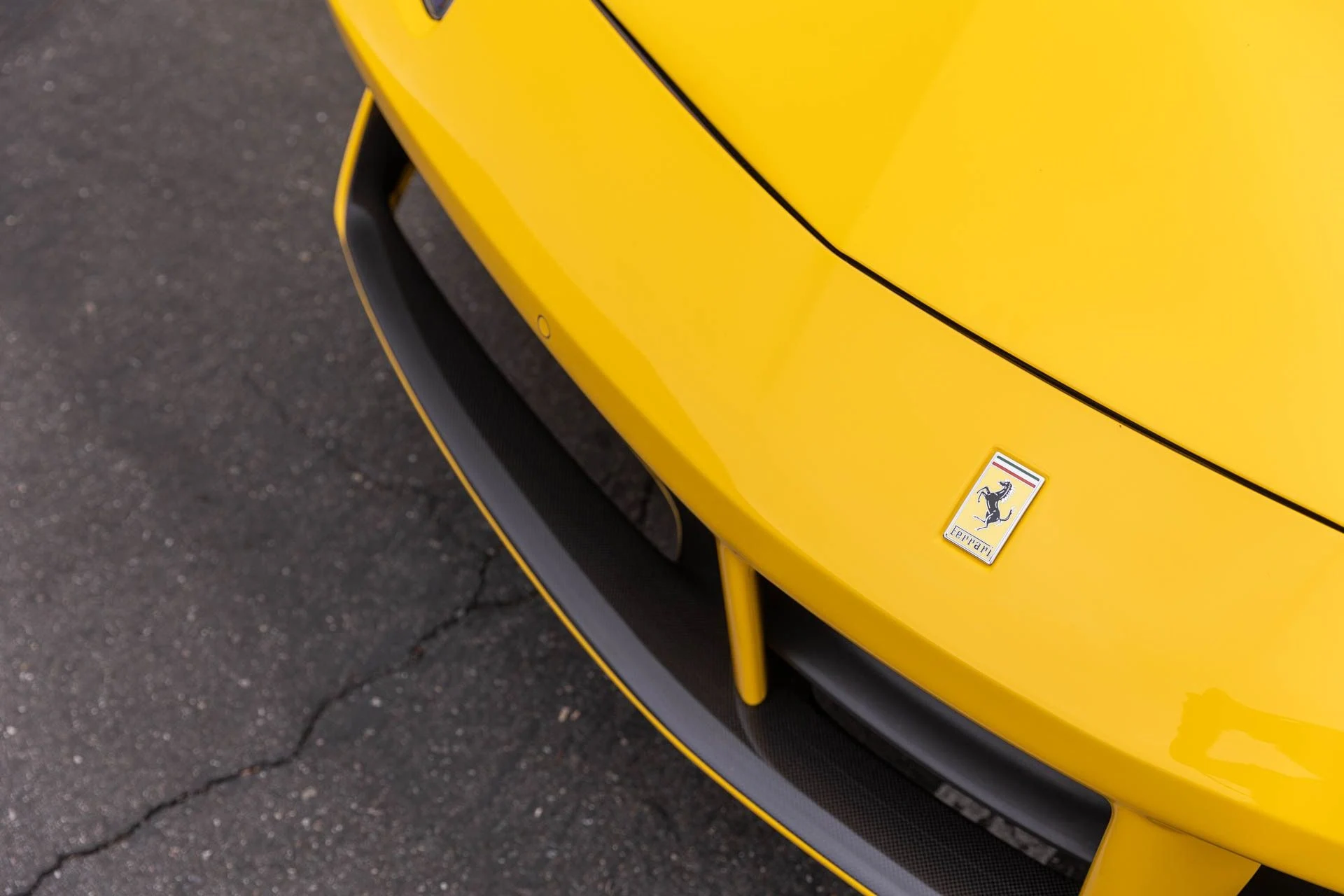 mph043_2263776997_Used_2018_Ferrari_488_Spider_1747436474_3b764e86d2