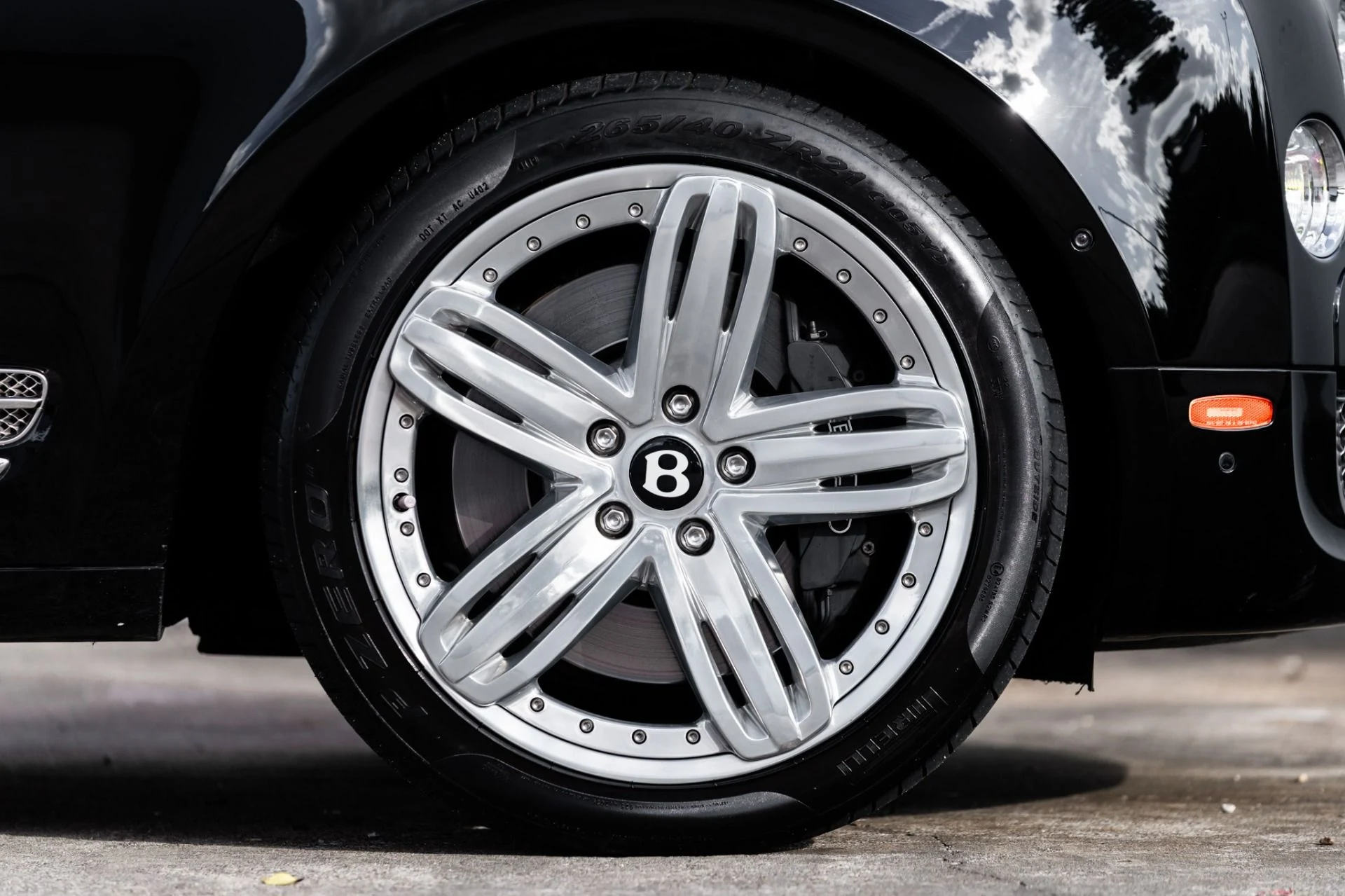 mph043_2275341030_Used_2015_Bentley_Mulsanne_1763677193_6378f97278