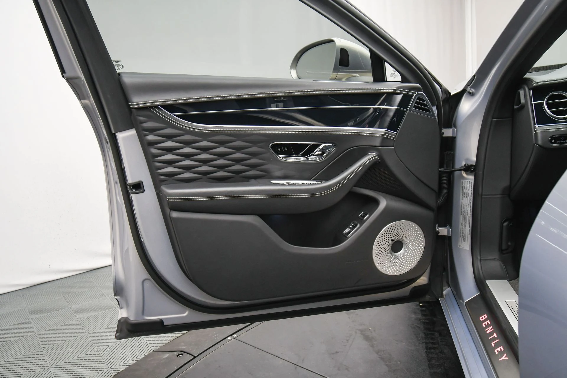 mph043_2301836228_b90d4547_da70_448b_a561_9051cdb89ac6_96ed49ad74