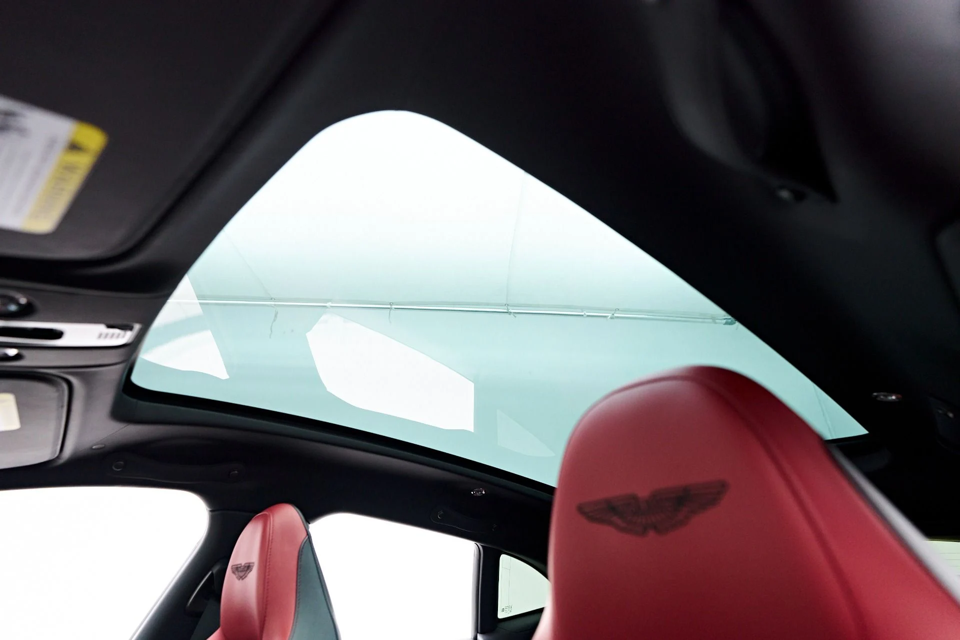 mph043_2309078928_Used_2023_Aston_Martin_DBX_707_1731378416_ac0157c6f5