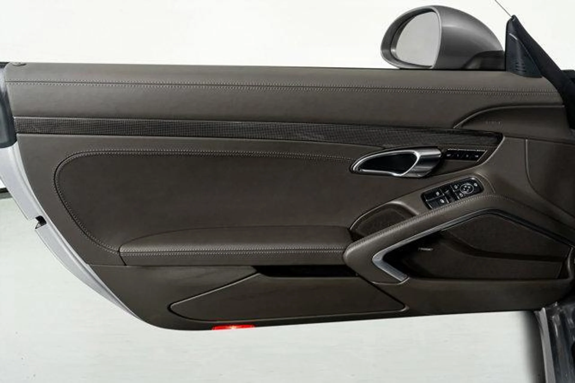 mph043_2323562120_Me_AR_Gva_NWTY_5_YQP_5_L_Hio_B_Bo_Lq_Pk_d72ce0cba4