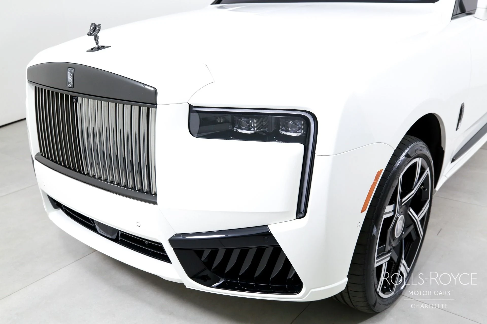 mph043_2323962180_Used_2025_Rolls_Royce_Black_Badge_Cullinan_1773240661_1dbee471d8