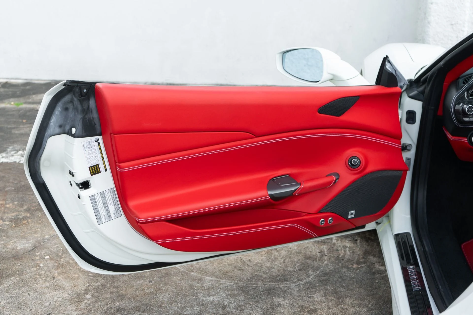 mph043_233548228_Used_2018_Ferrari_488_Spider_1781219739_373aabeddd