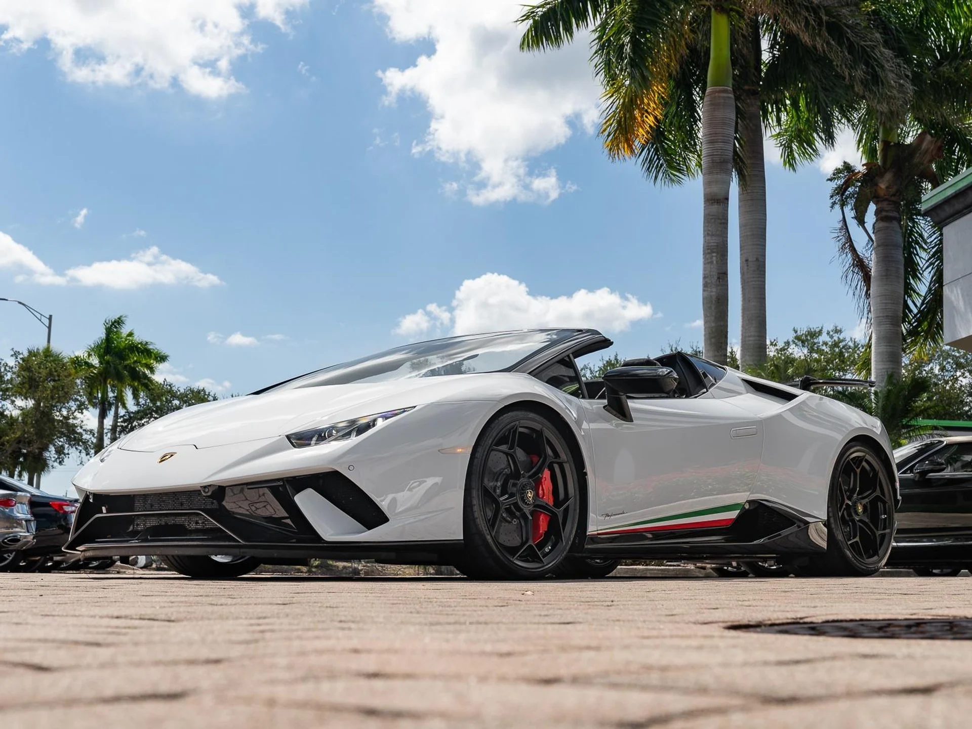 mph043_2341051820_Used_2018_Lamborghini_Huracan_Performante_Spyder_1761599164_eb3418a3d5
