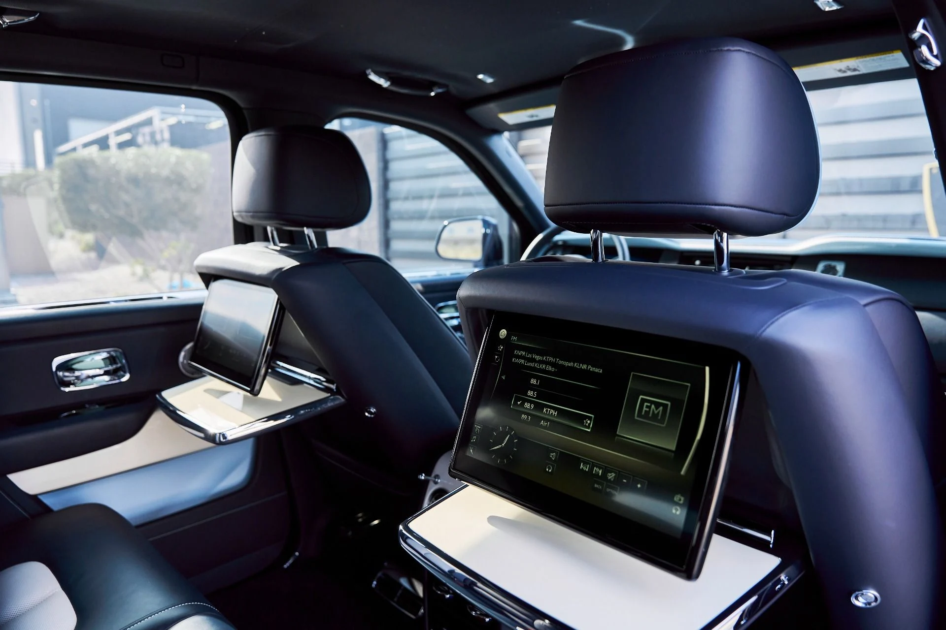 mph043_2356785564_Used_2022_Rolls_Royce_Cullinan_Base_1767400112_45adf66a00