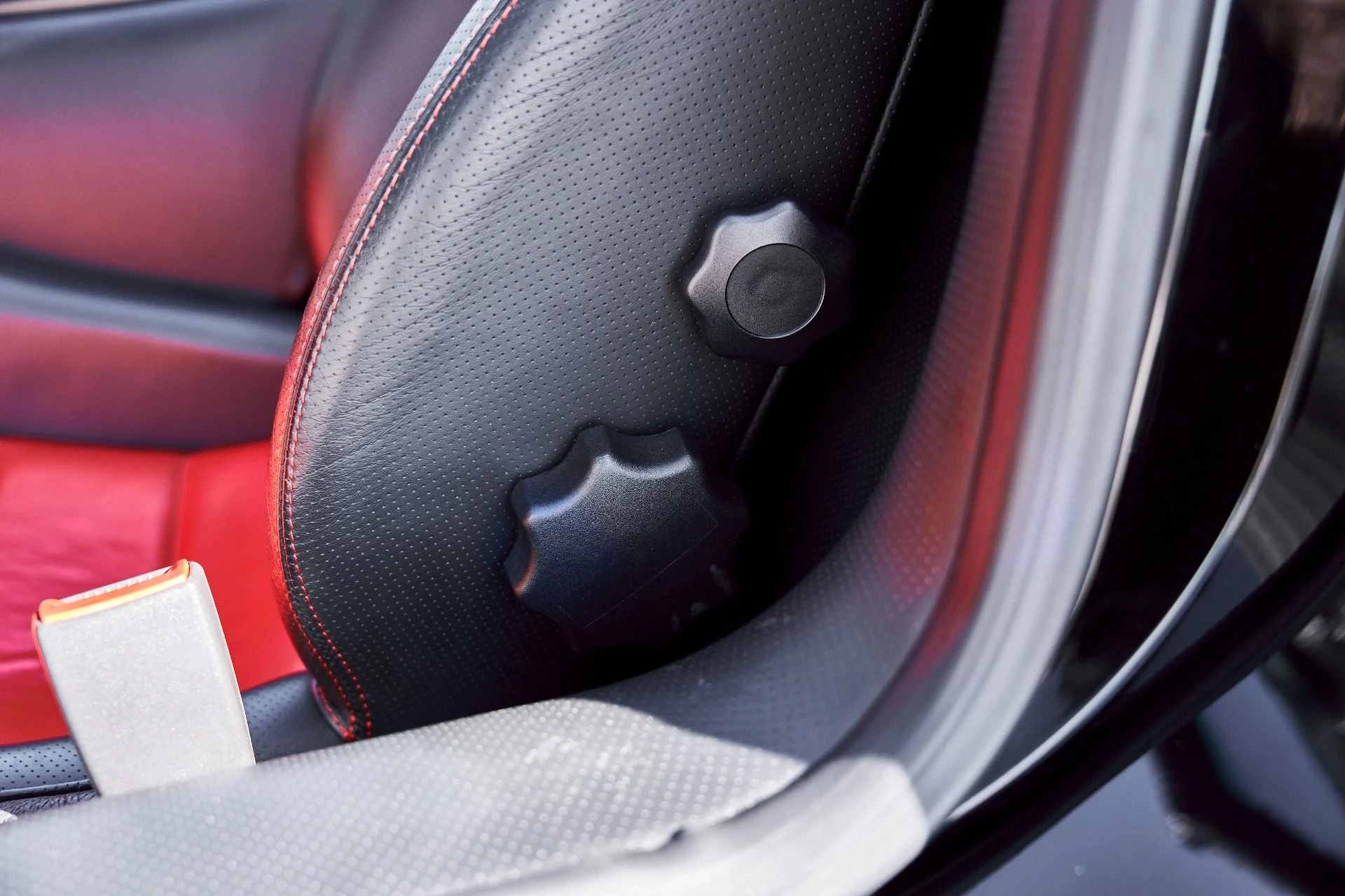 mph043_2357592776_Used_2006_Lamborghini_Murcielago_Base_1773347281_390dd04dcf