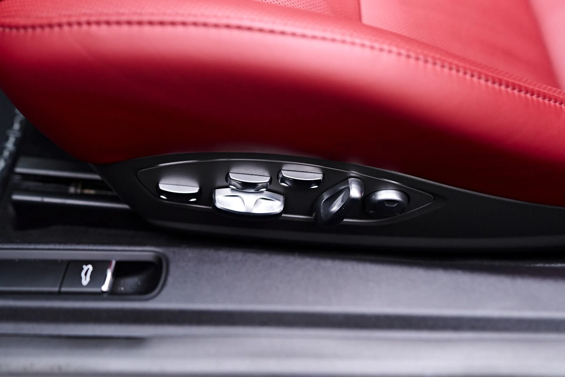 mph043_2363579608_Used_2019_Porsche_911_Turbo_1750270685_95cbfa8ea1