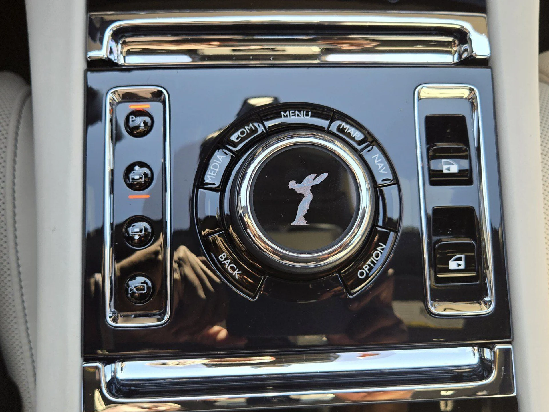 mph043_2365528625_53941a0af82bf818ebe633ce06e2350bx_fe5067d9db