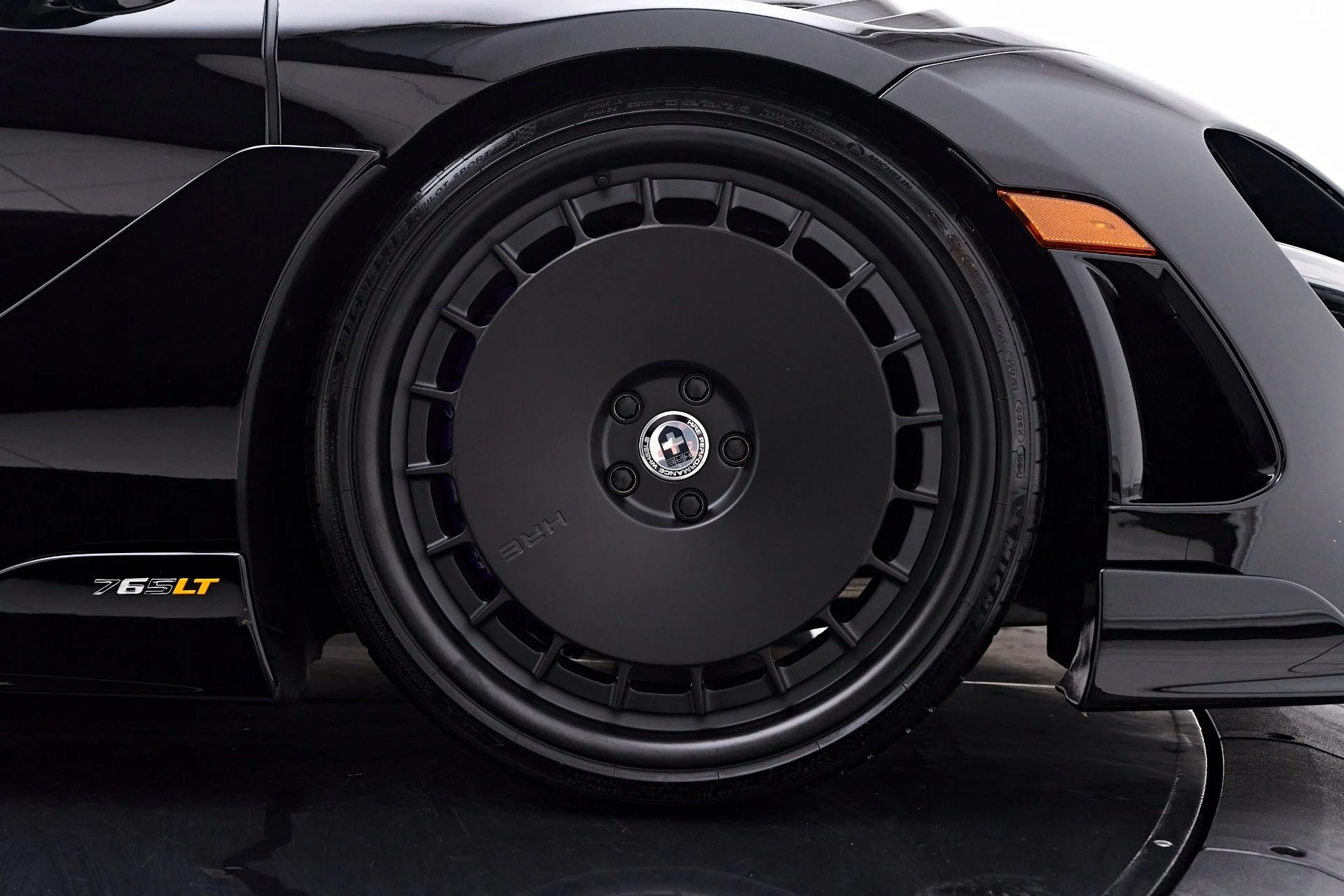 mph043_2376615600_Used_2022_Mc_Laren_765_LT_Base_1753480618_cec19eef62