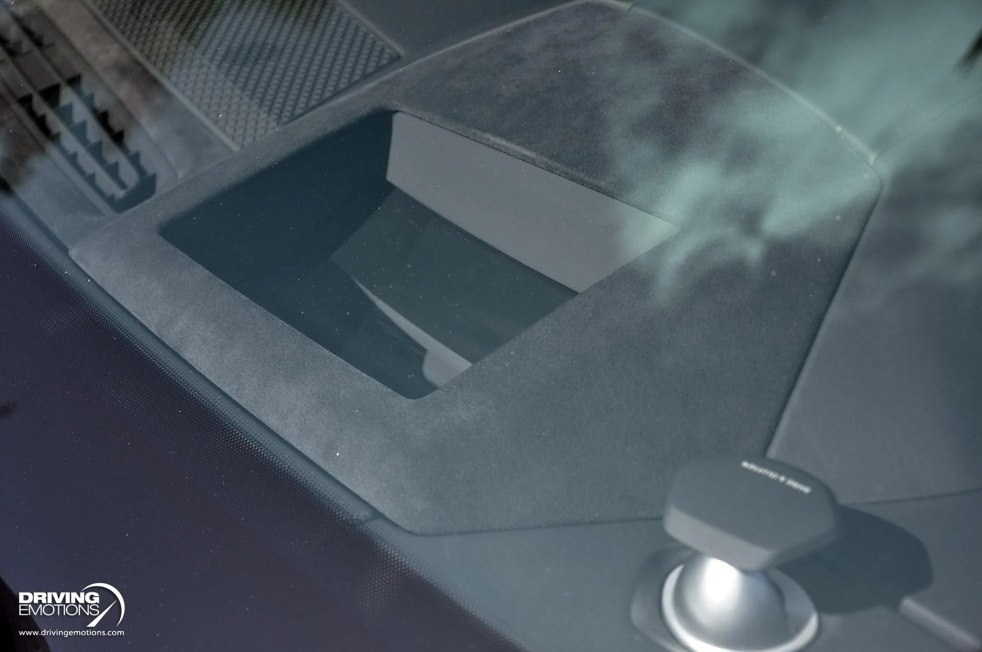 mph043_2385556263_801_p44_l_9de8e35e13