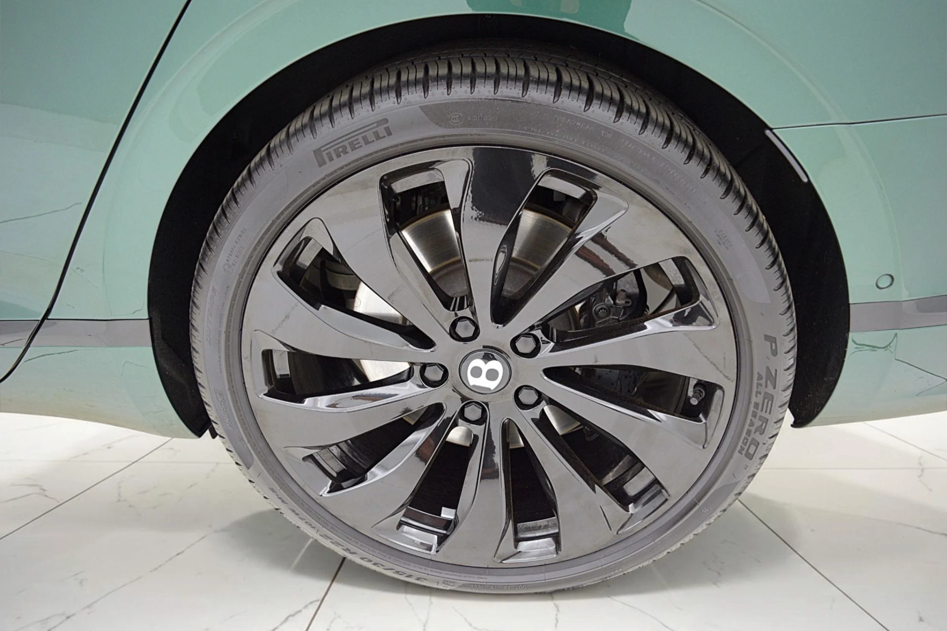 mph043_2396108805_Used_2022_Bentley_Flying_Spur_V8_87e0140bcb