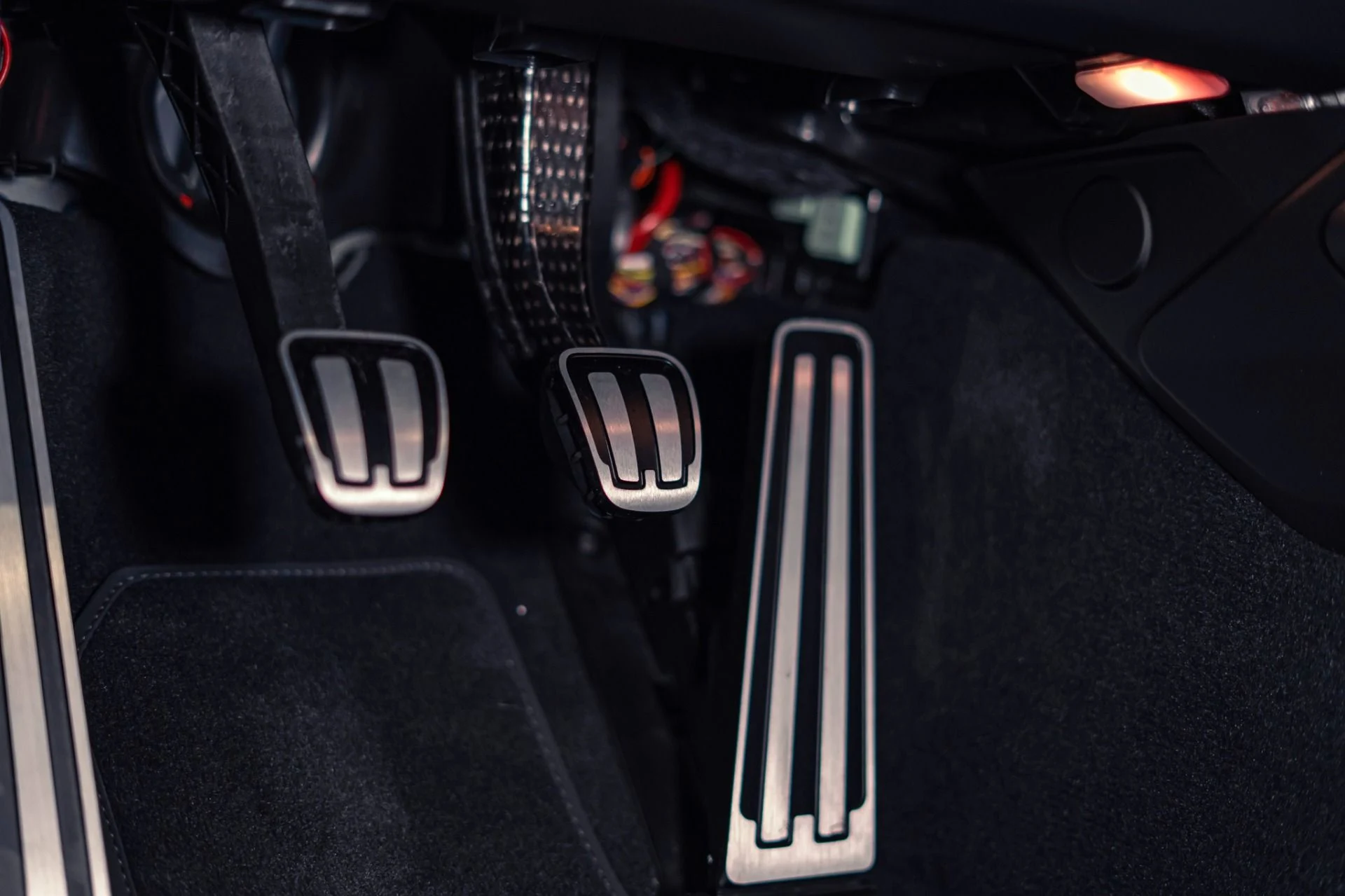 mph043_2401302900_Used_2026_Porsche_911_GT_3_Touring_Lugano_Blue_Lightweight_Package_1777381470_8179fb2e85