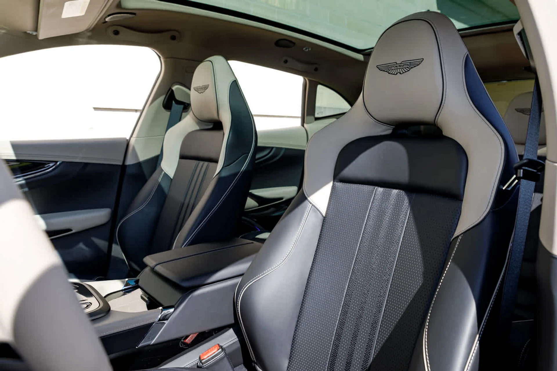 mph043_240402334_44_f979a532cc