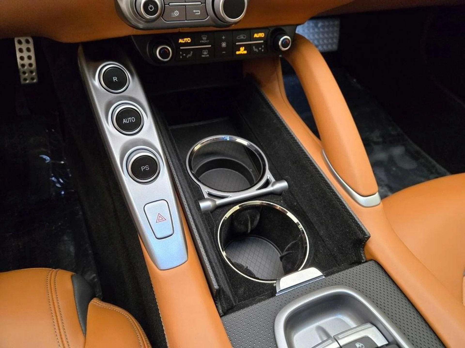 mph043_2422365952_Used_2017_Ferrari_GTC_4_Lusso_V12_1771611651_fdab246d20