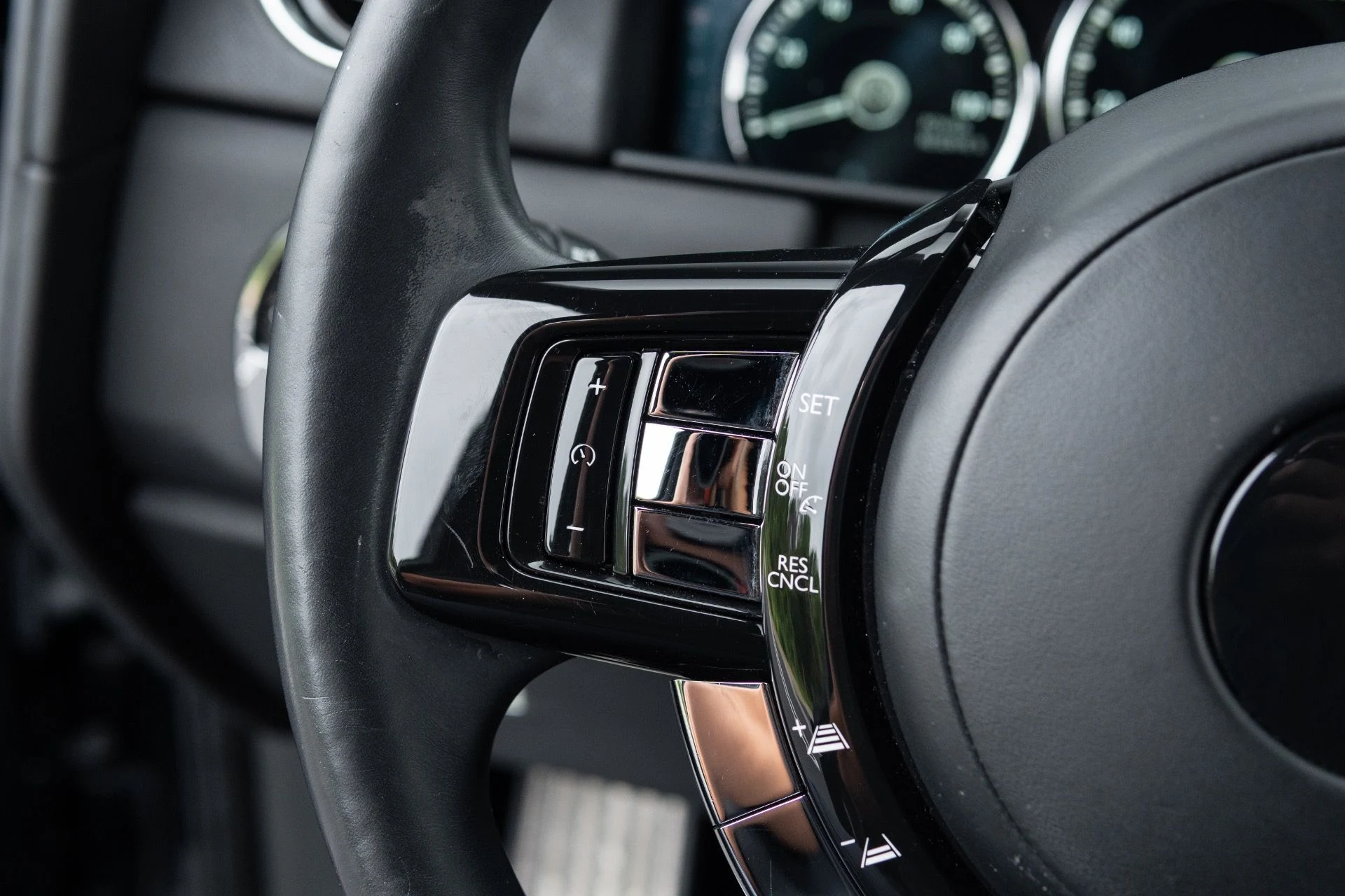 mph043_2424451477_Used_2020_Rolls_Royce_Cullinan_1775753700_2916b4db9e