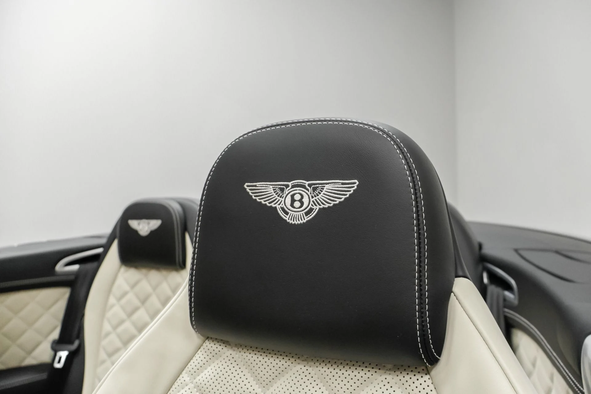 mph043_2425937686_Used_2016_Bentley_Continental_GT_W12_1765815646_dacd358c52