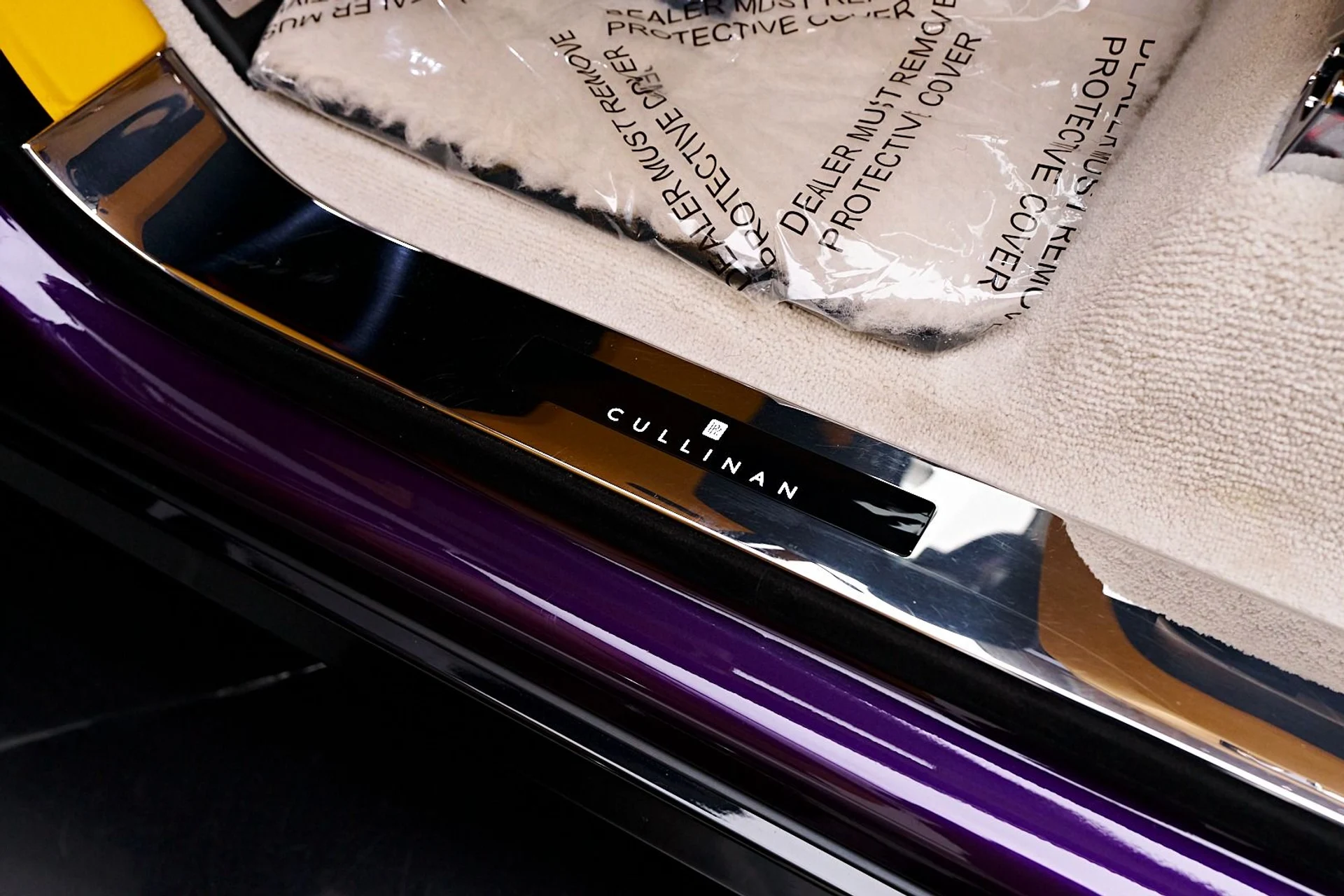 mph043_2433135952_Used_2025_Rolls_Royce_Cullinan_Base_1736646133_3adce9e95d