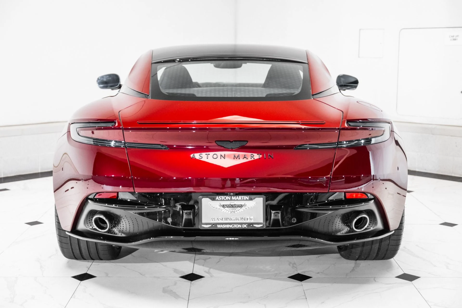 mph043_2443040680_Used_2025_Aston_Martin_DB_12_Coupe_1748960287_0b796ae596