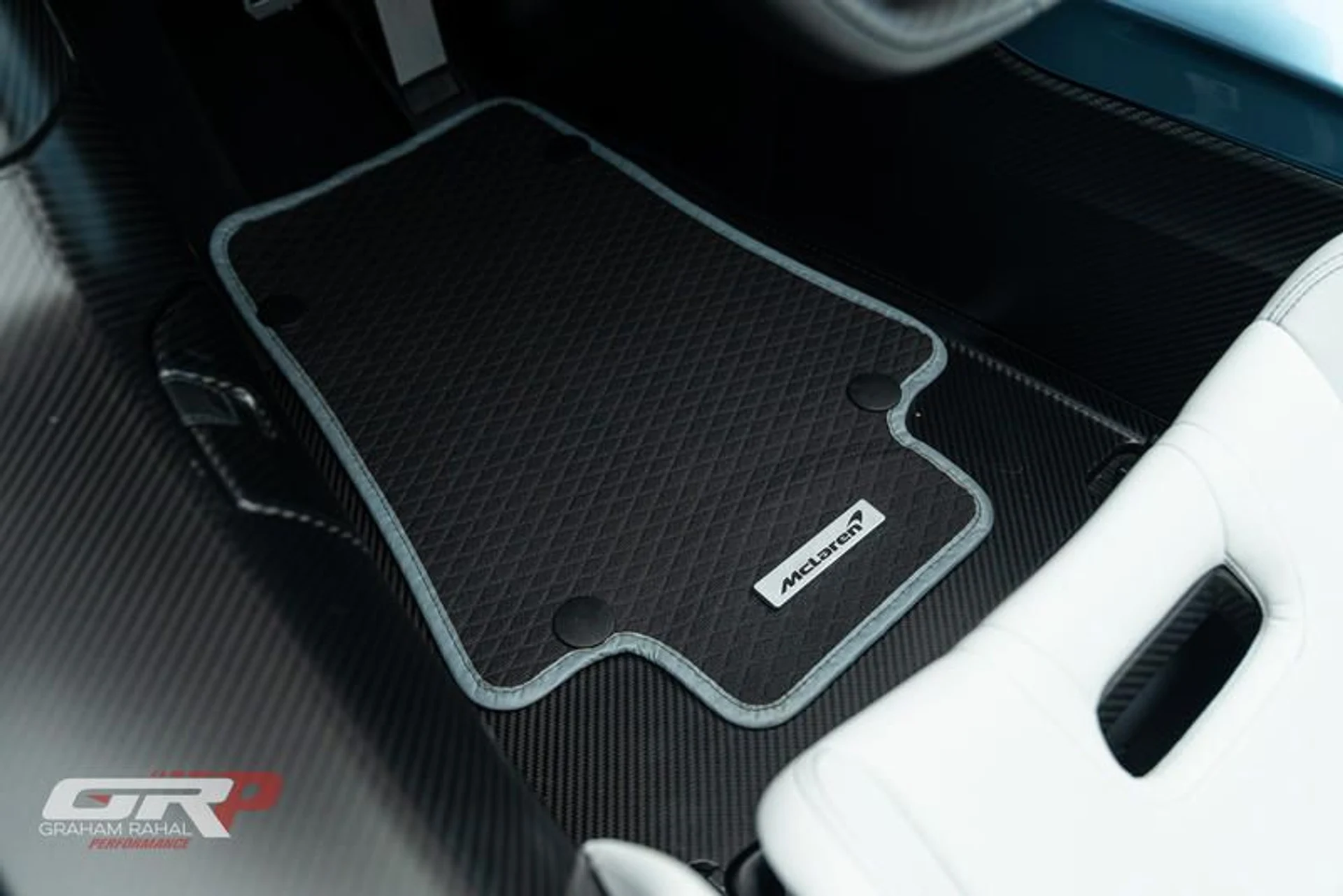 mph043_2494677303_FFECEF_46_33_A7_47_EE_BCFF_0767_AD_9_A667_A_6846a744a0