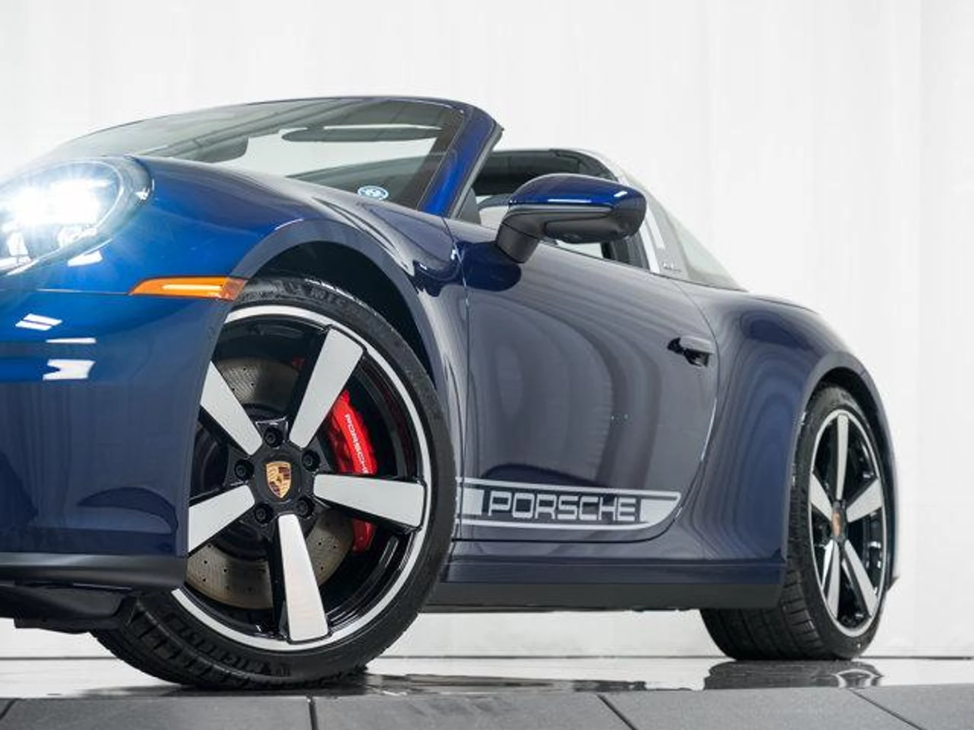 mph043_2510910175_UY_2egb_M_Bsd_U5o1z_Bk_BA_Pxll_THXA_725a9efe7c