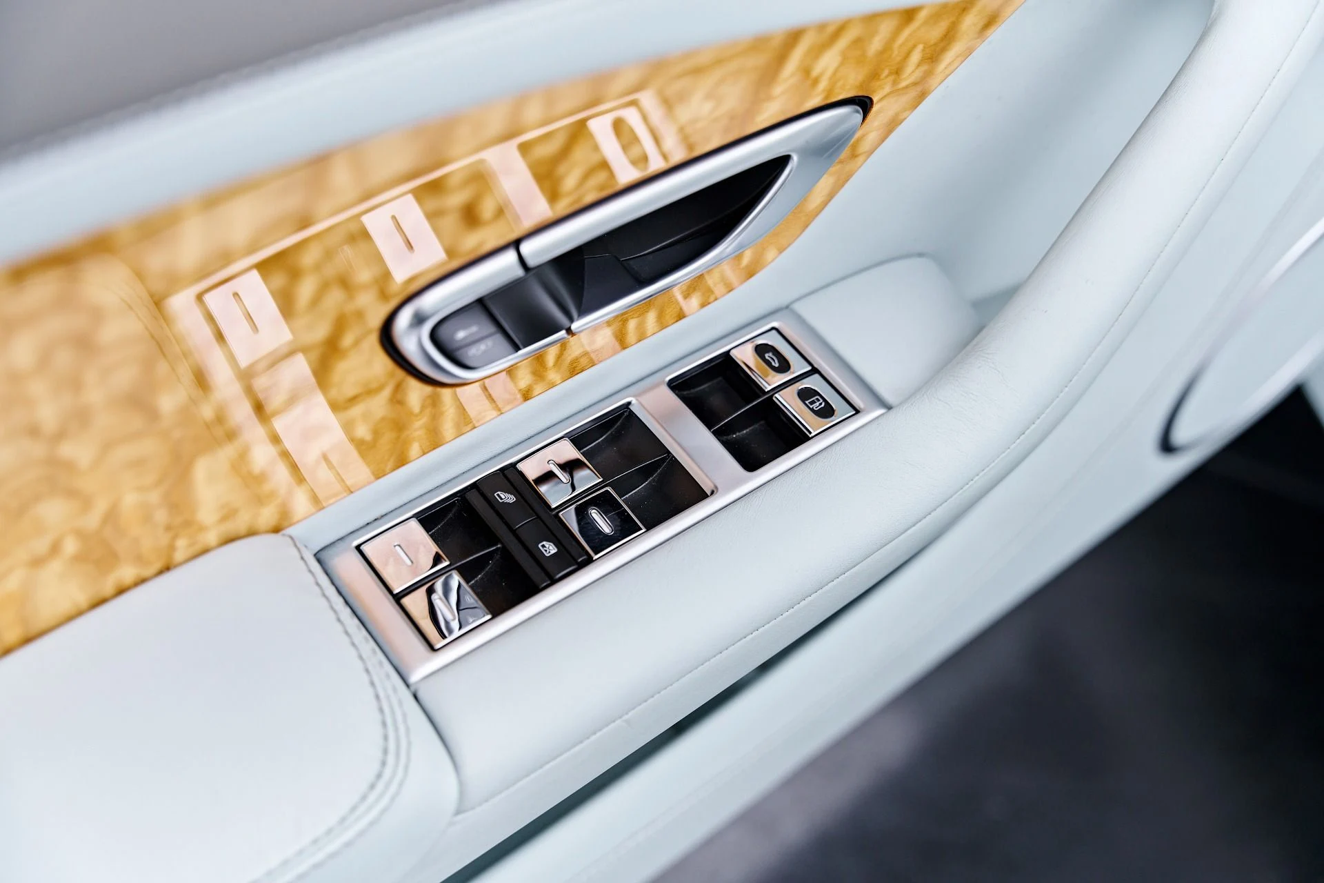 mph043_2522383112_Used_2014_Bentley_Continental_GTC_Base_1786670712_b444c7cebb