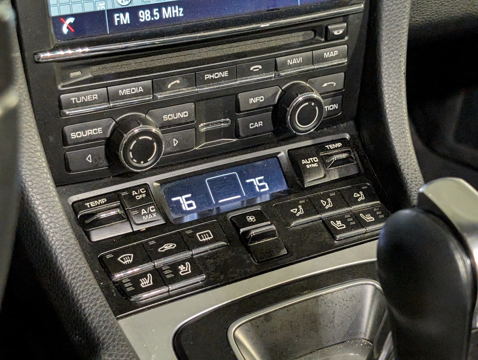 mph043_2525200042_8a95f8d0f521a66291be30f04555cea1x_a79fdbd71f