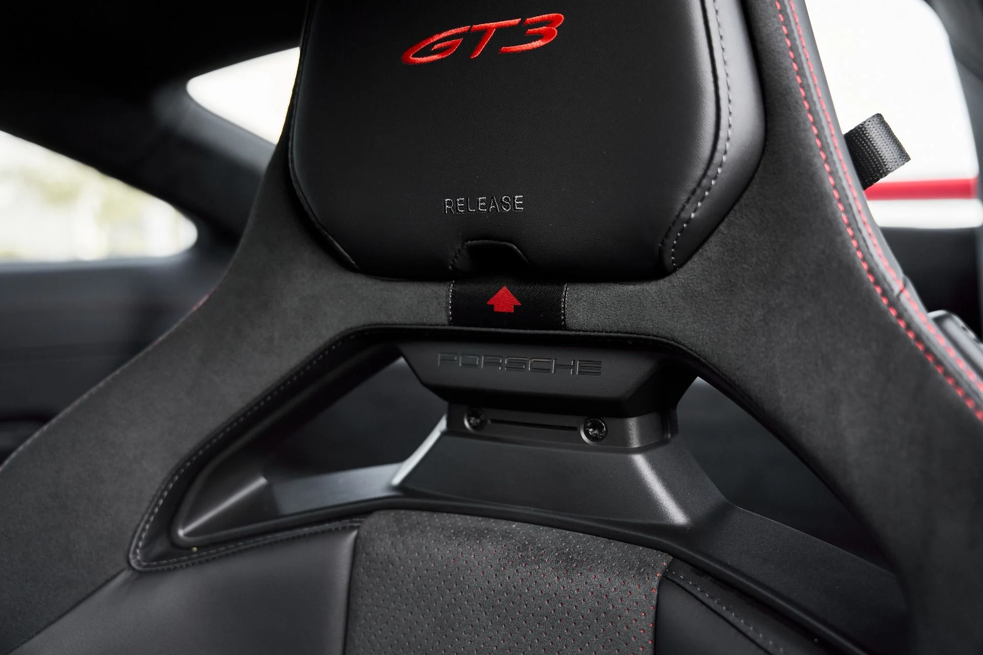 mph043_2532574757_Used_2025_Porsche_911_GT_3_1766514479_4e75ae9161