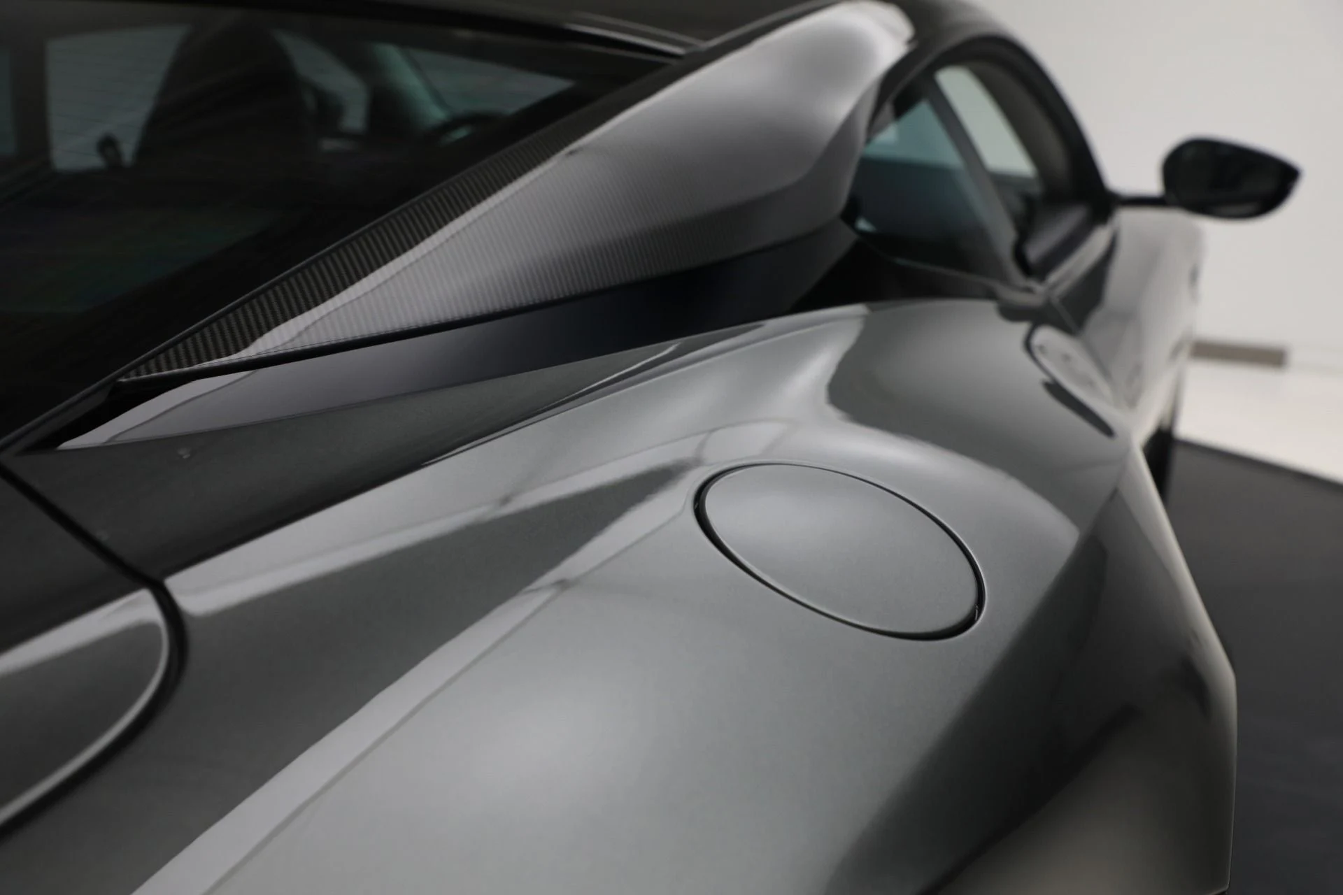 mph043_2537940591_Used_2023_Aston_Martin_DBS_770_Ultimate_25677d5205