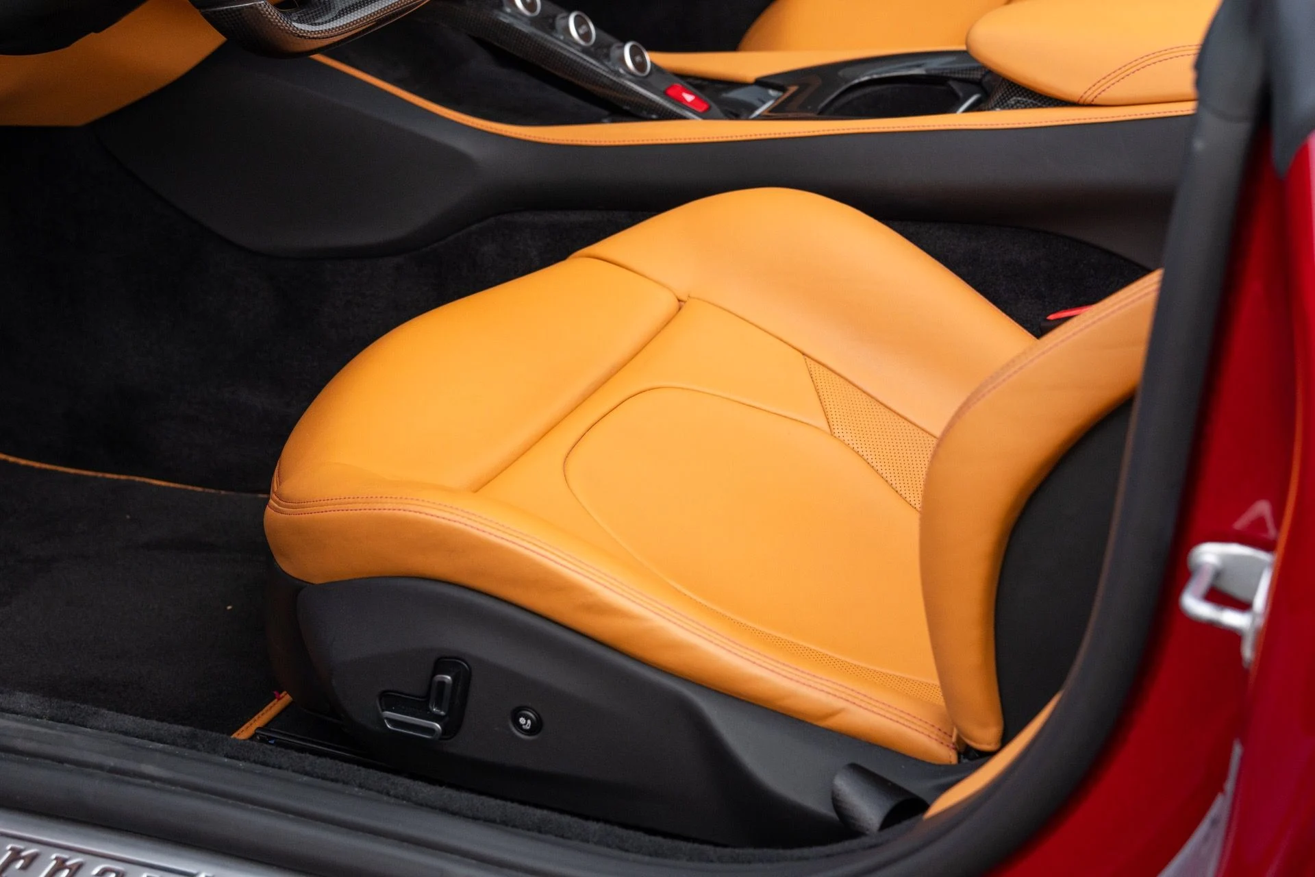 mph043_2539042911_Used_2019_Ferrari_Portofino_1779385815_8fa5e953db